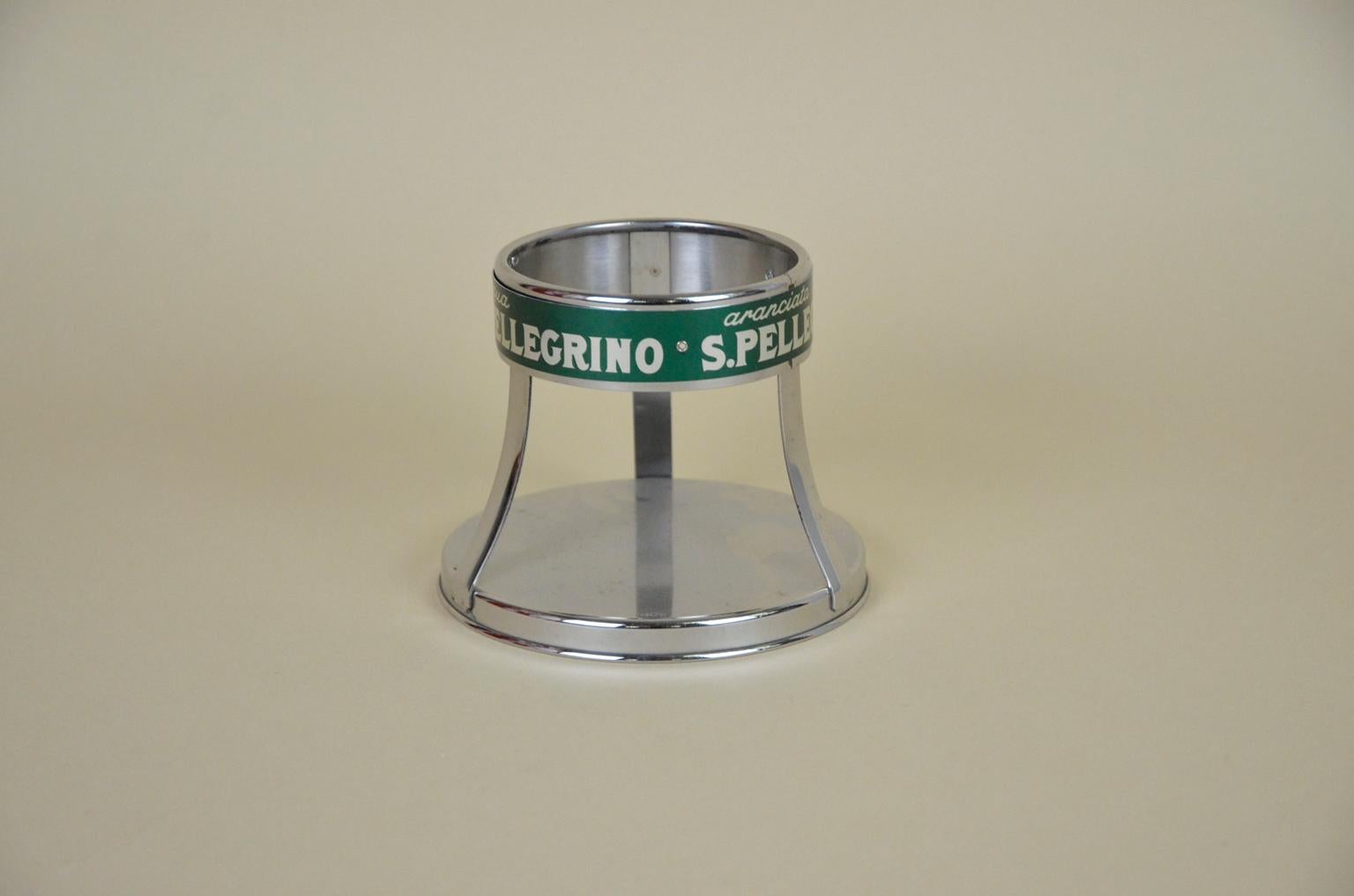 1970s Vintage Italian Metal San Pellegrino Mineral Water Bottle Holder In Good Condition In Milan, IT