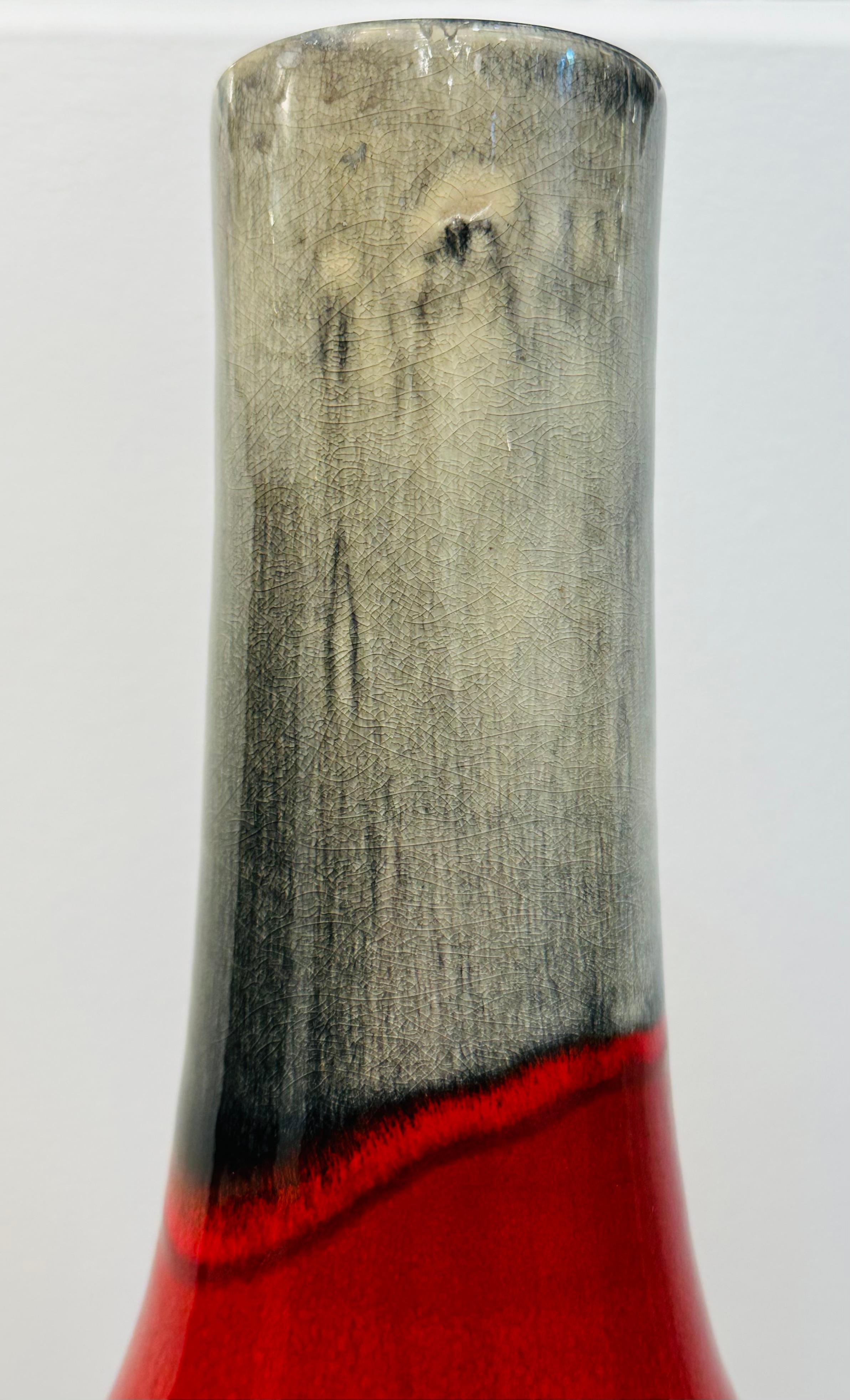 Vase italien vintage des années 1970, rouge et gris mouchetés en céramique Molten hautement émaillée en vente 2