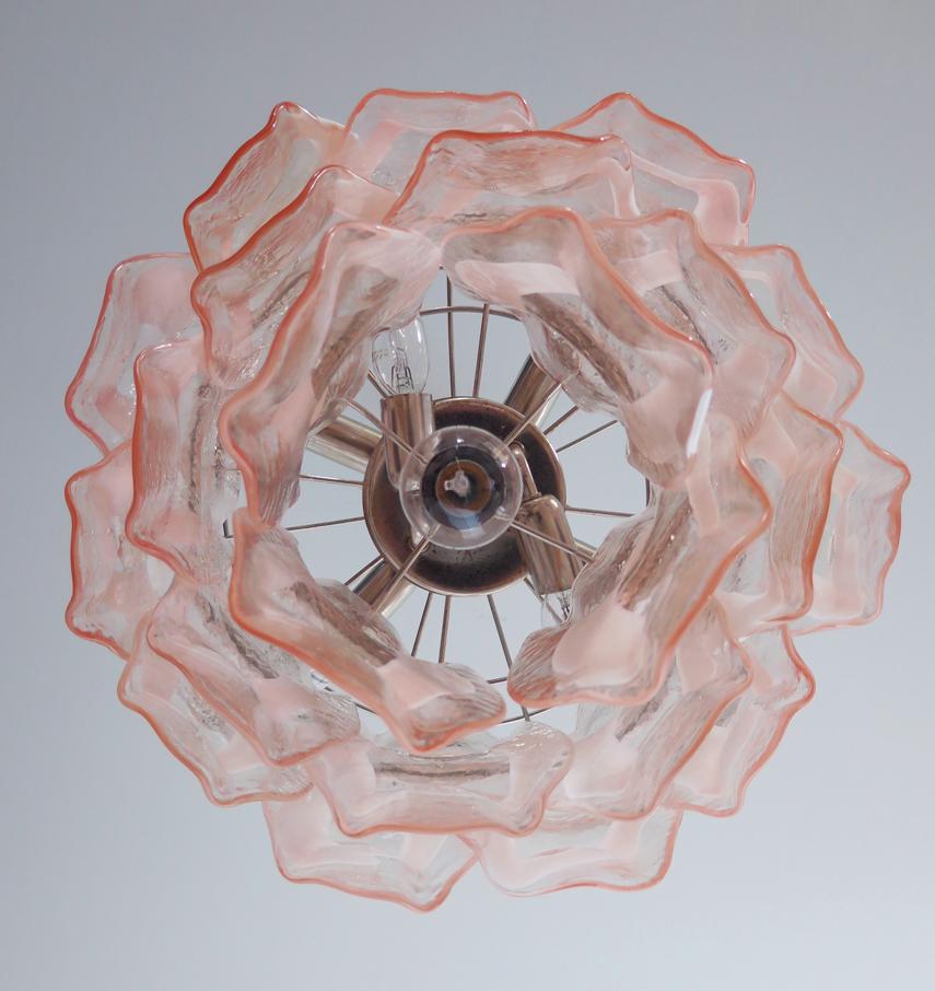 1970's Vintage Italian Murano Kronleuchter Lampe in Vistosi Stil 23 rosa Gläser (Verzinkt) im Angebot
