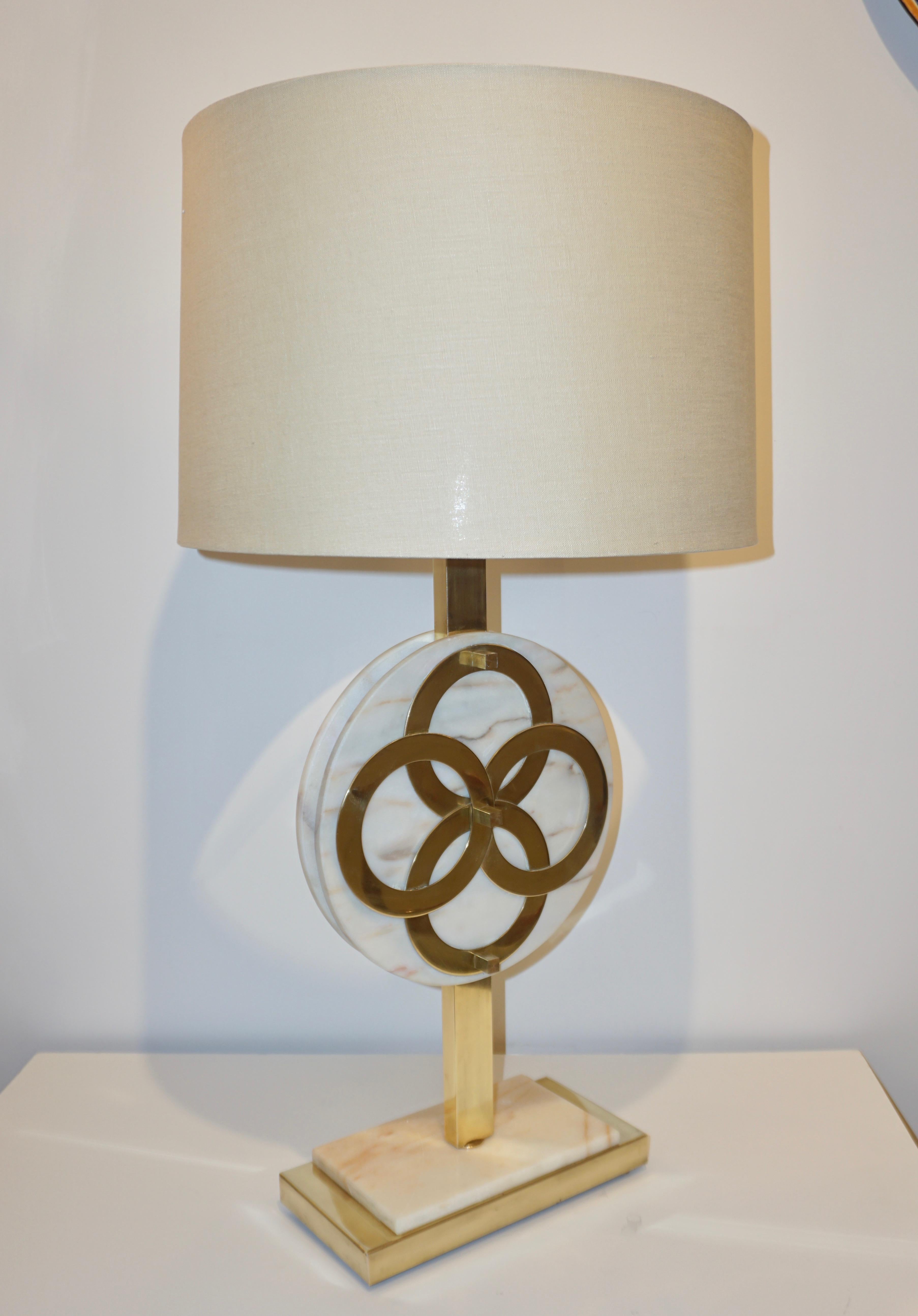 1970s Vintage Italian Pair of Modern Design Brass and Pink Carrara Marble Lamps In Good Condition In New York, NY
