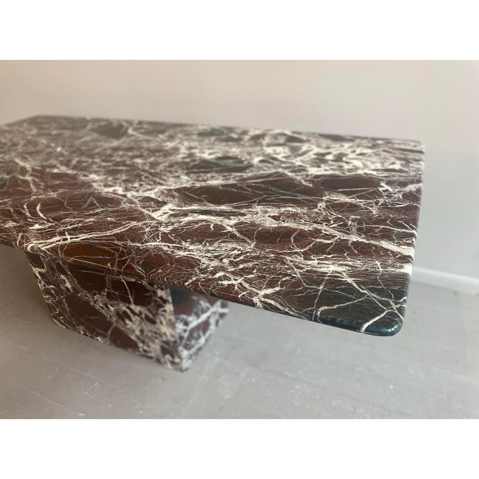 1970s Vintage Italian Rosso Levantó Red and Black Marble Dining Table Cushion Sh In Good Condition For Sale In Chicago, IL