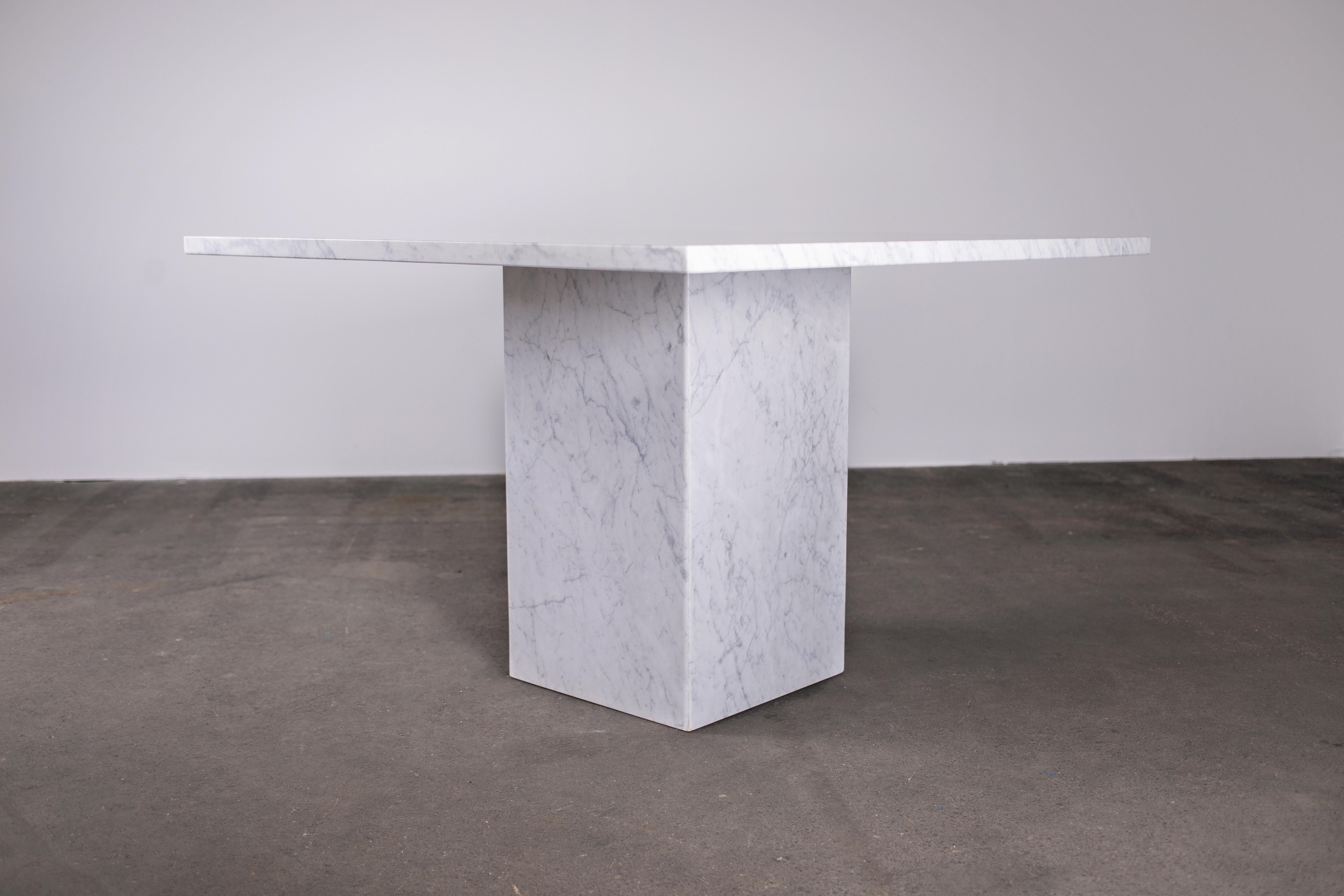 Brutalist 1970s Vintage Italian Square White Carrera Marble Dining Table or Center Table For Sale