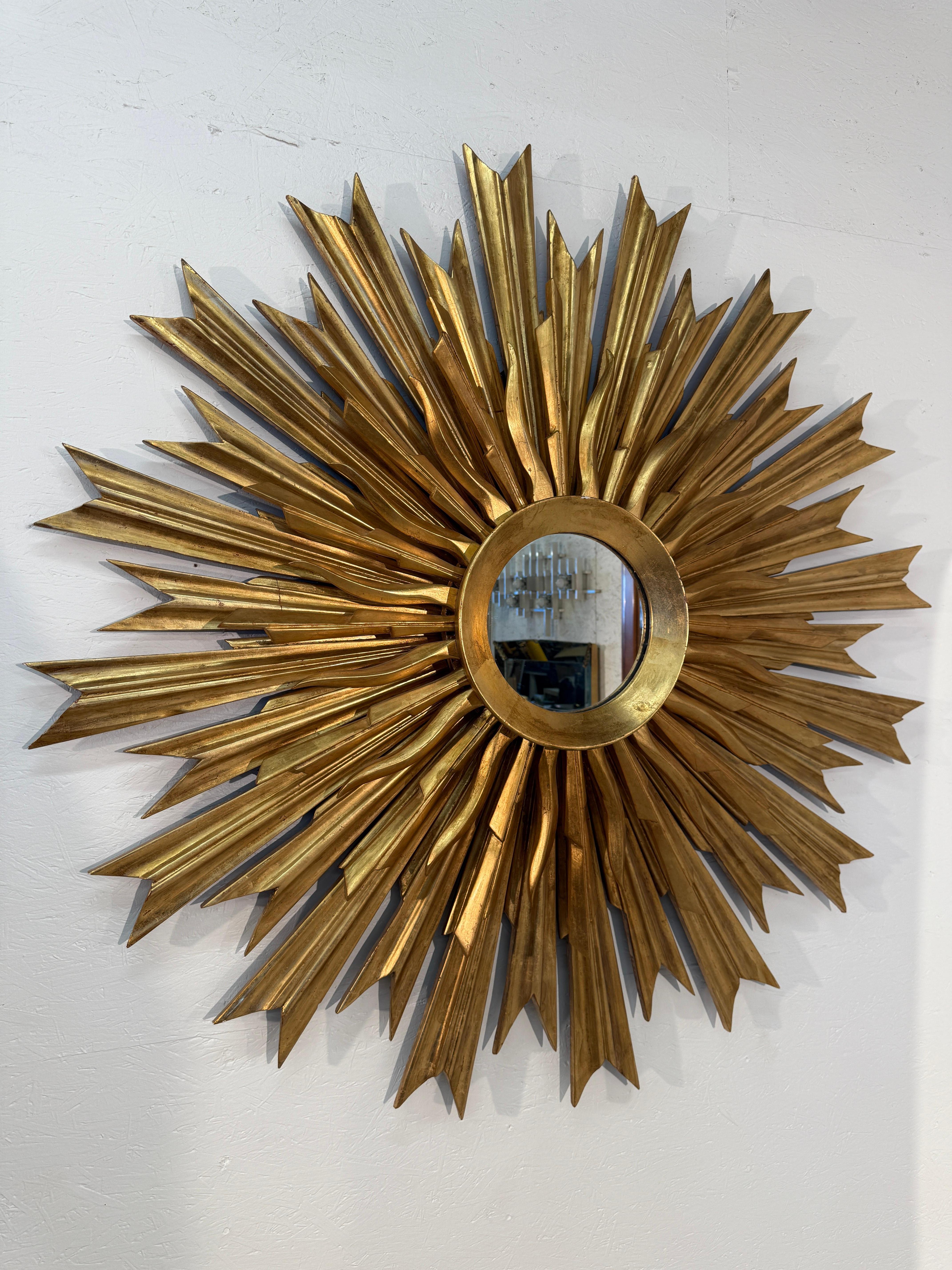 Espejo de pared vintage italiano dorado de los años 70 en venta 1