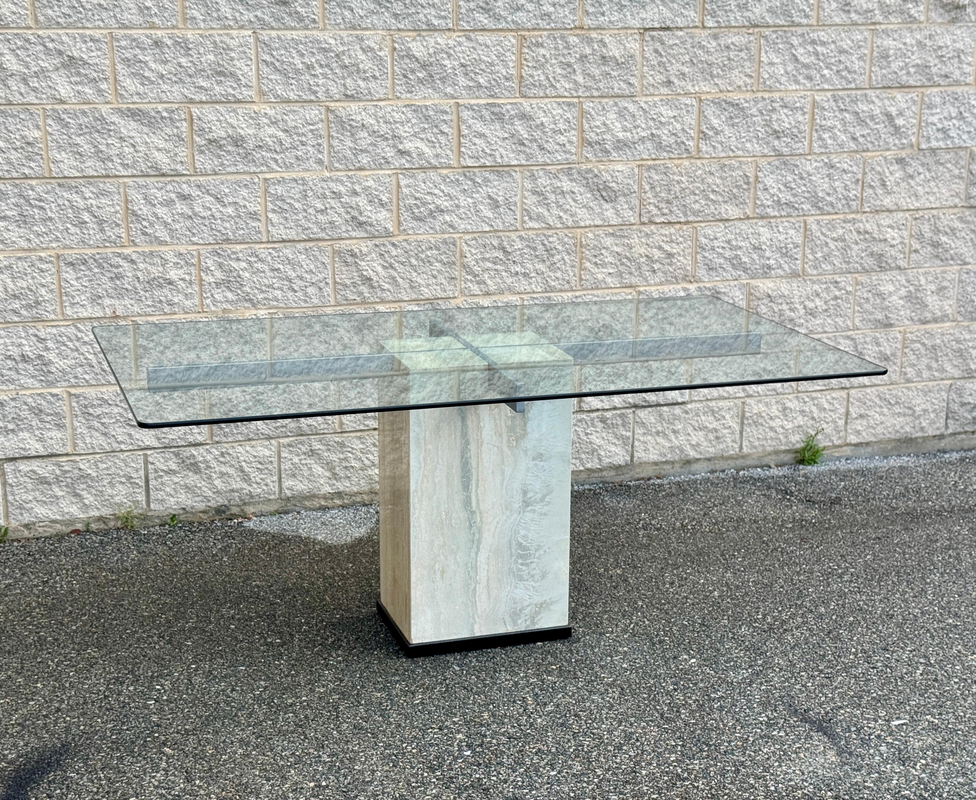 Mid-Century Modern Table de salle à manger en travertin vintage italien des années 1970 en vente