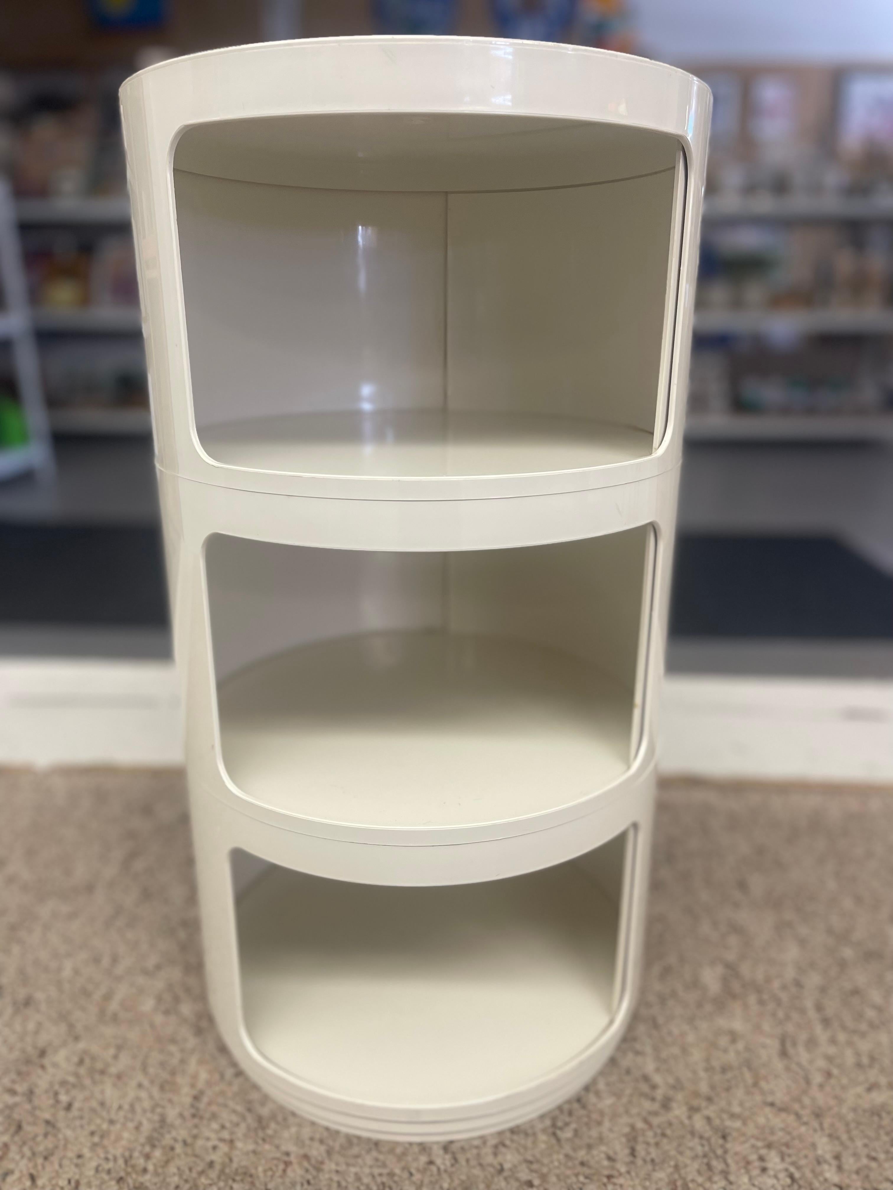 Armario modular italiano vintage de plástico blanco de los años 70, por Anna Castelli Ferrieri en venta 2