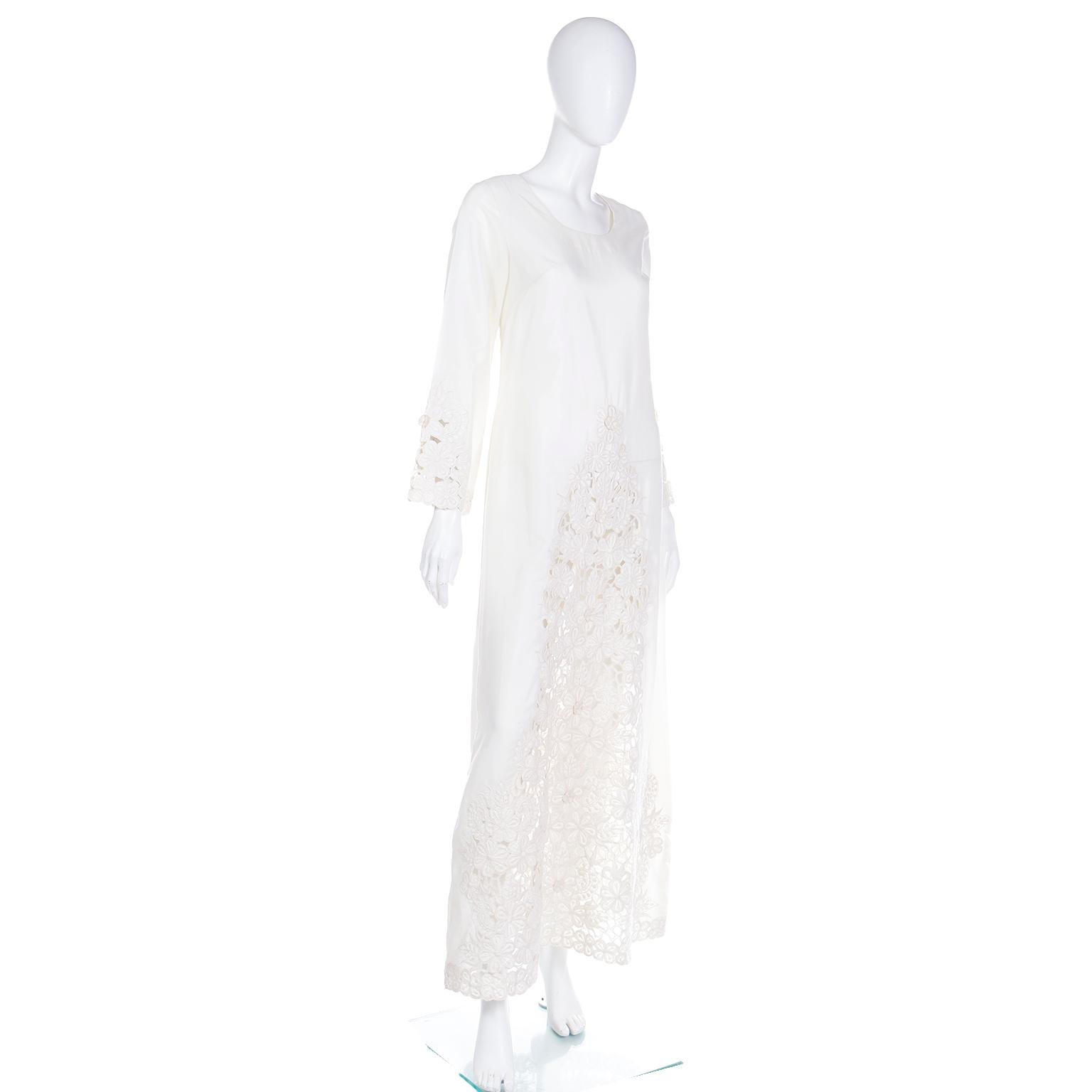 1970s Vintage Ivory Guipure Lace Maxi Dress Shangri La Hotel Singapore In Excellent Condition For Sale In Portland, OR