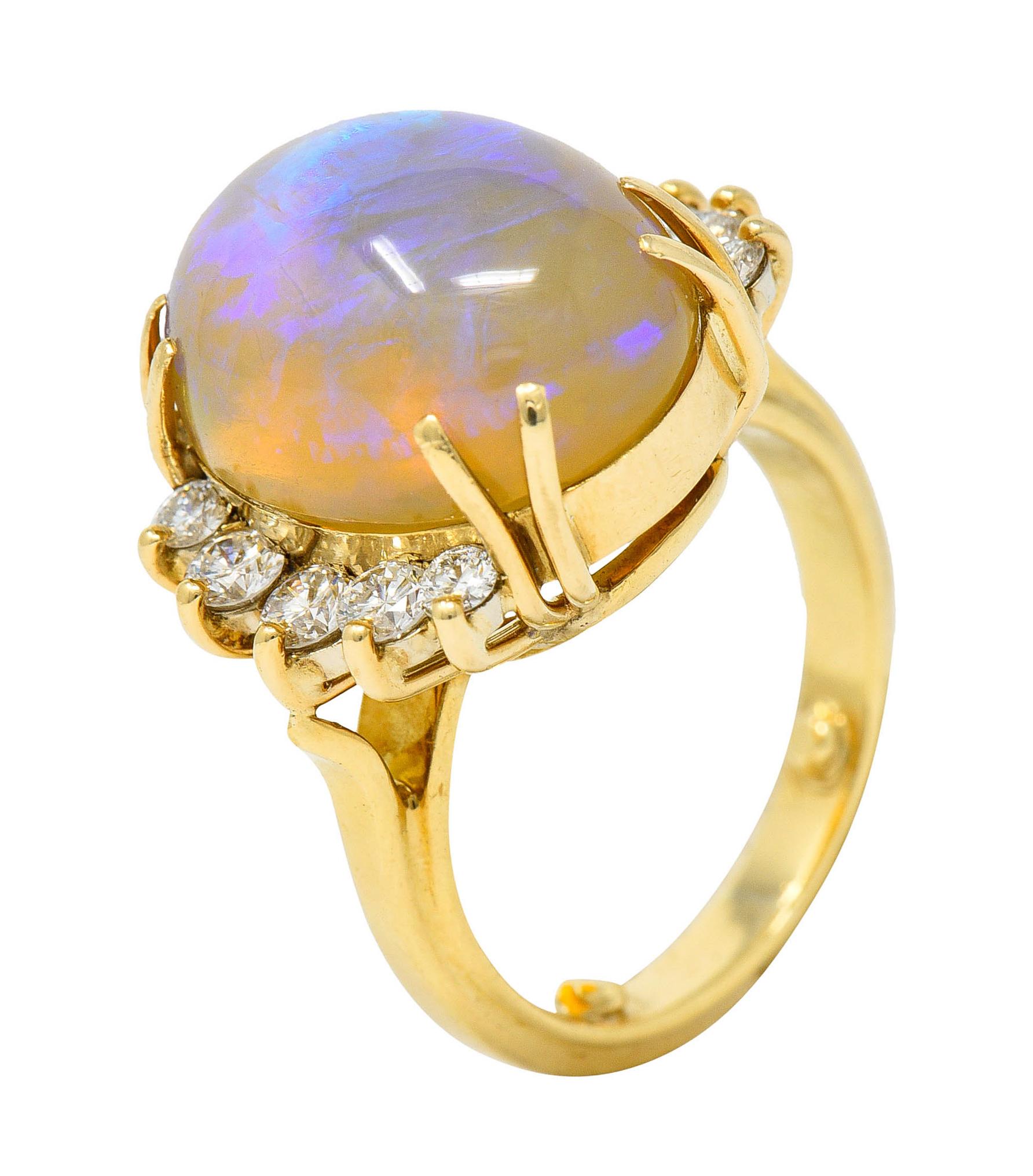 1970's Vintage Jelly Opal Diamond 18 Karat Gold Gemstone Ring 4