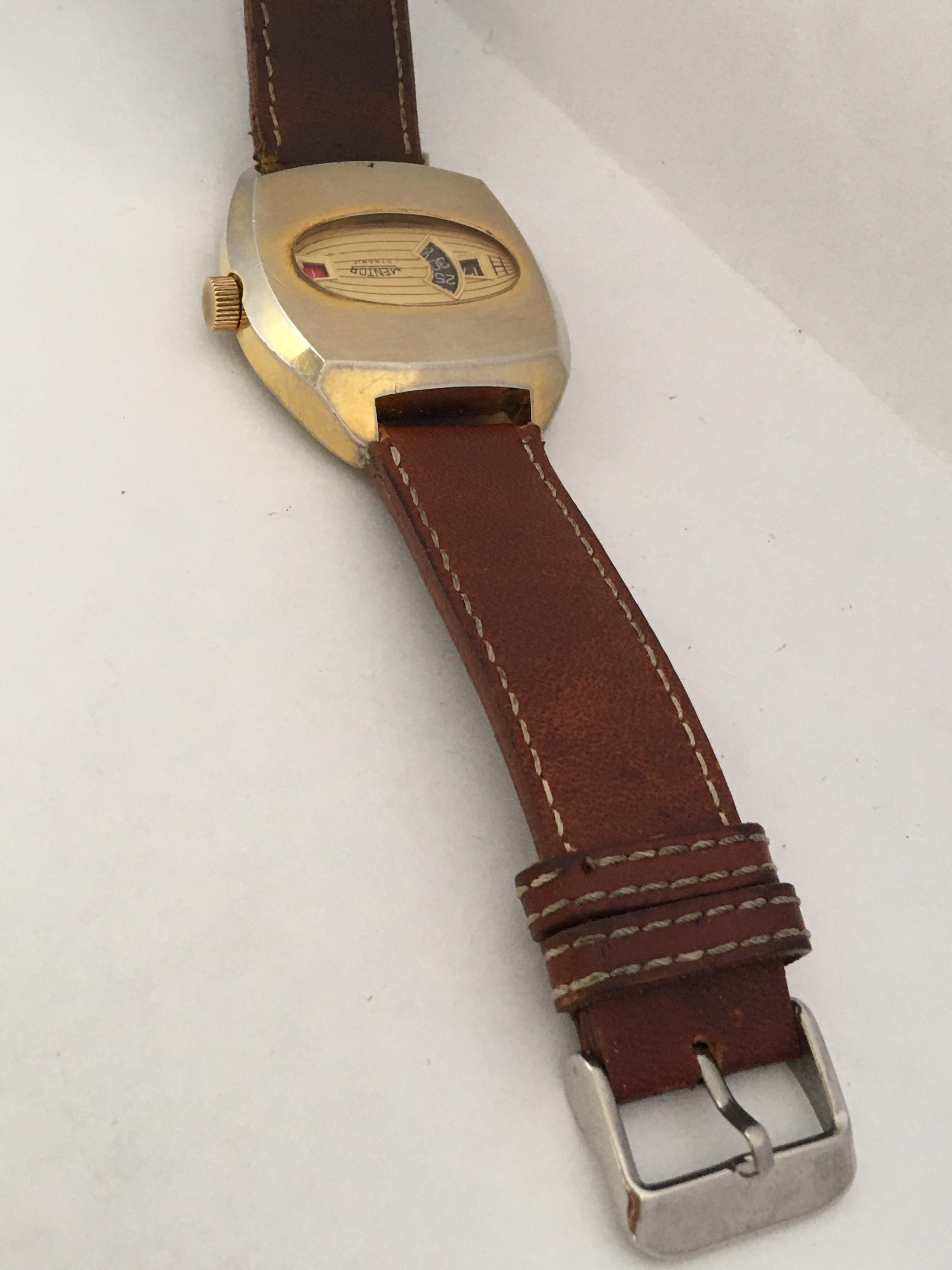 1970s Vintage Jump Hour Digital Mechanical Swiss Watch with Date In Good Condition In Carlisle, GB