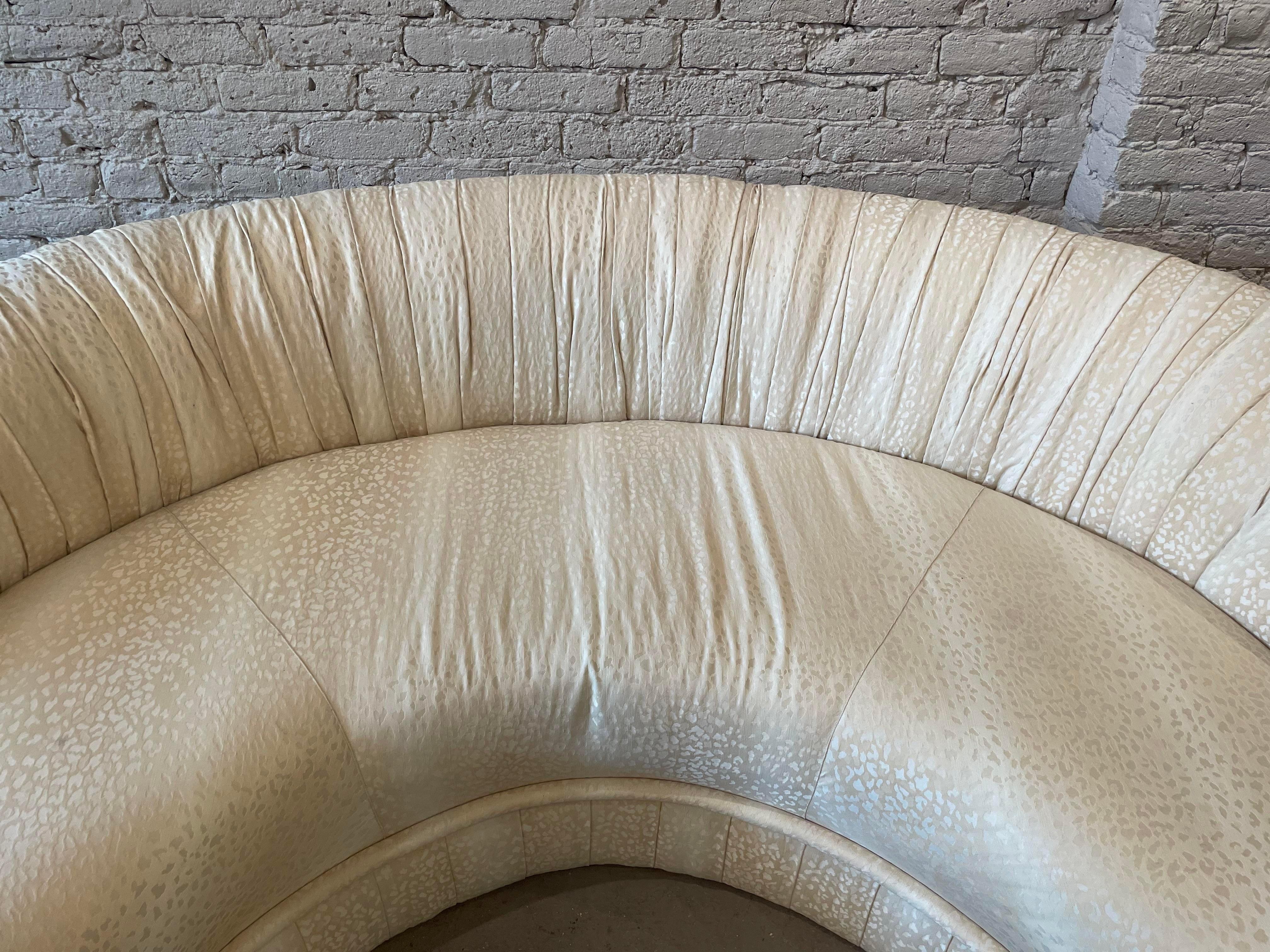 1970s Vintage Kidney Curved Sofa In Good Condition In Chicago, IL