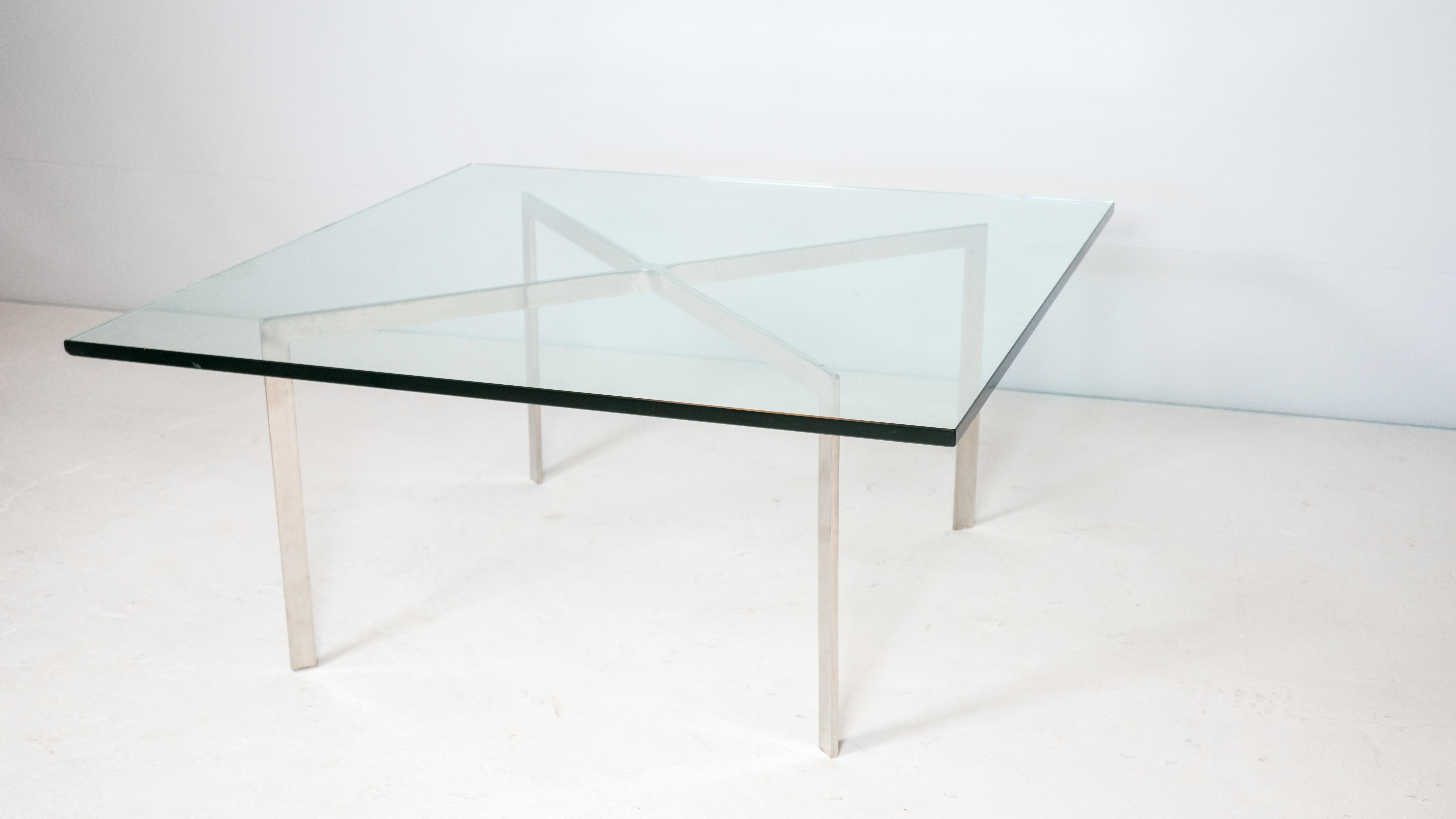 1970s Vintage Knoll Style Barcelona Coffee Table In Good Condition For Sale In Boston, MA