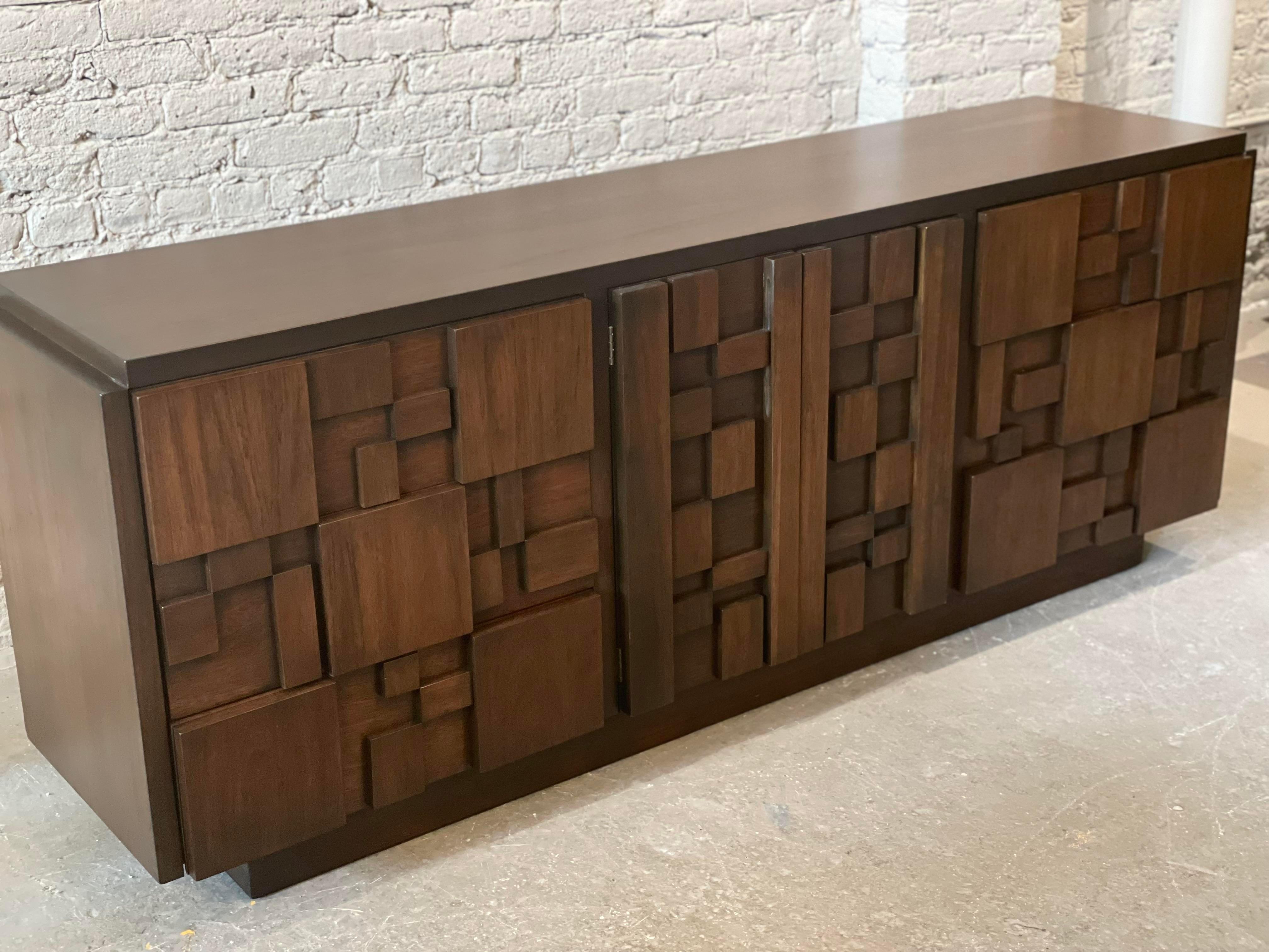 1970s Vintage Lane Staccato Brutalist Dresser Refinished In Good Condition In Chicago, IL
