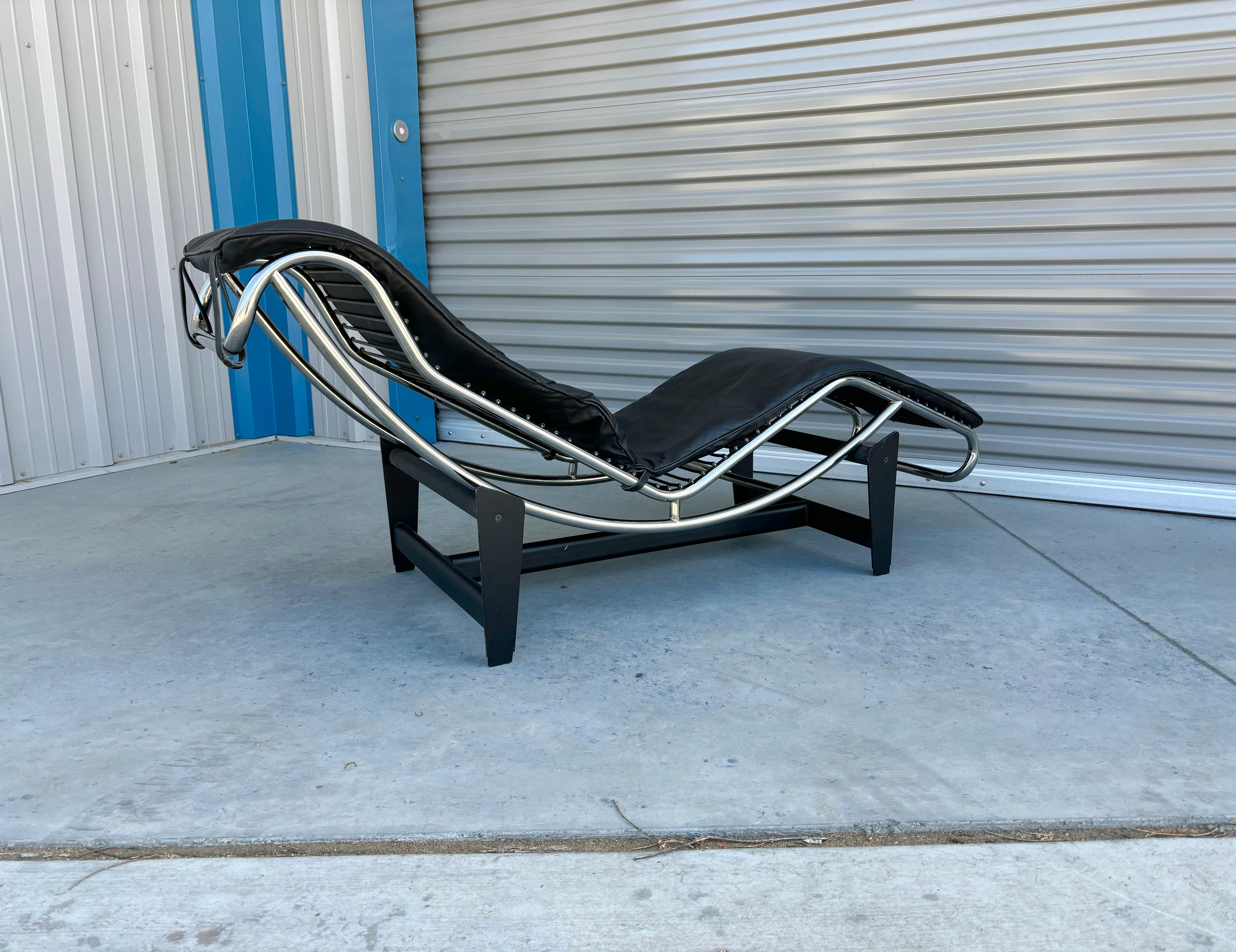 1970s Vintage Lc4 Chaise Lounge Styled After Le Corbusier In Good Condition For Sale In North Hollywood, CA