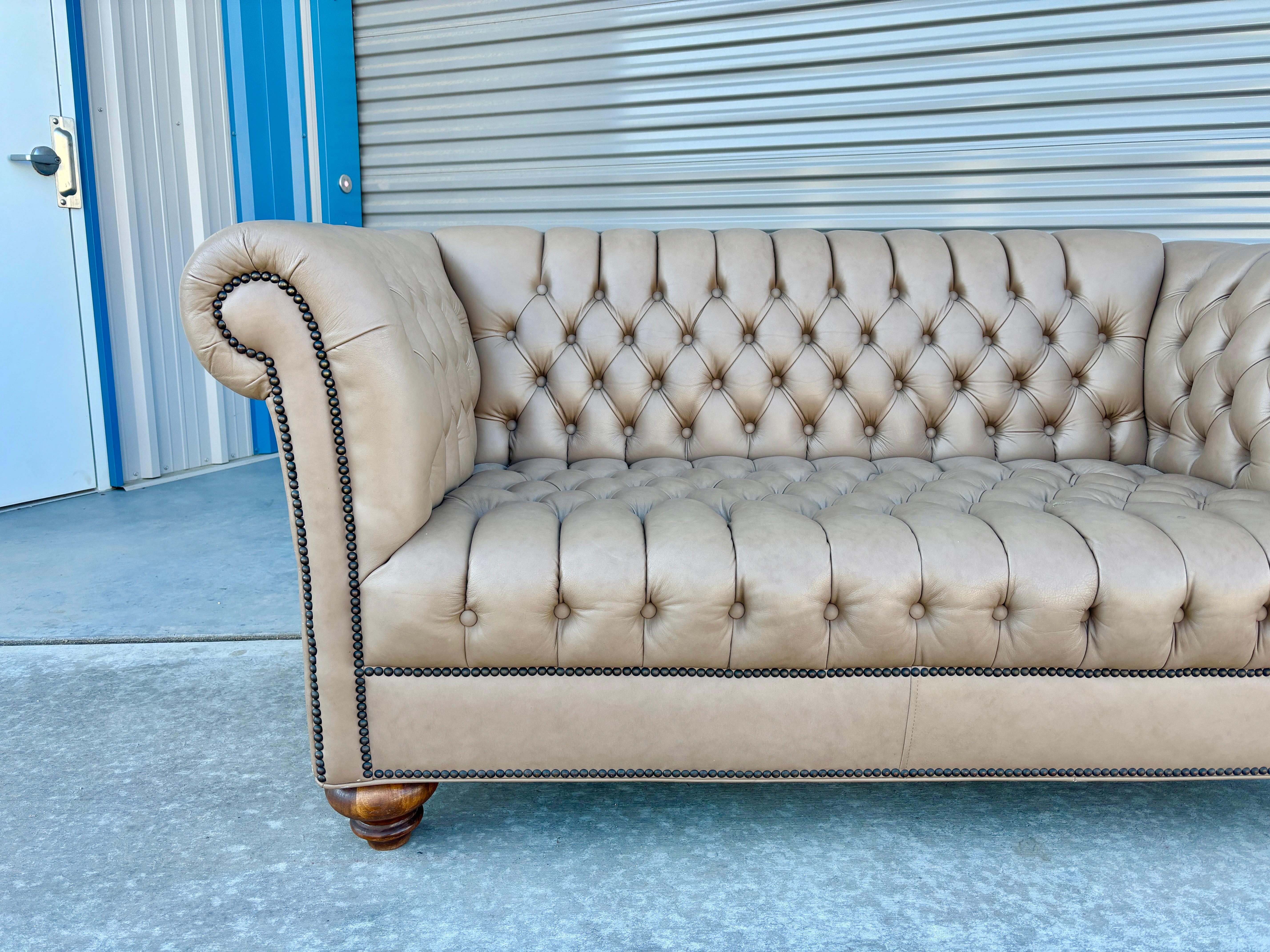 1970s Vintage leather Chesterfield loveseat 3