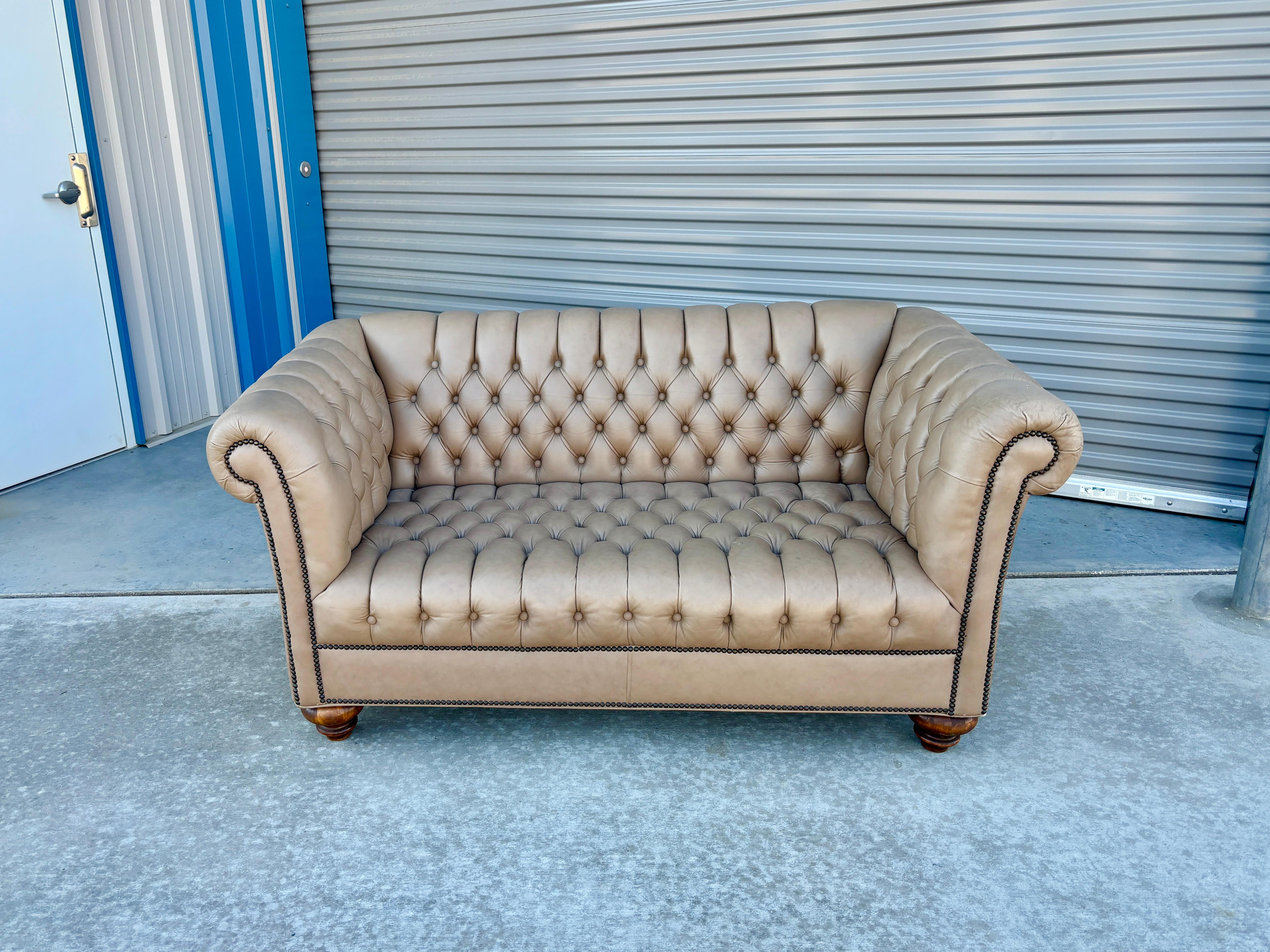 1970s Vintage leather Chesterfield loveseat 4