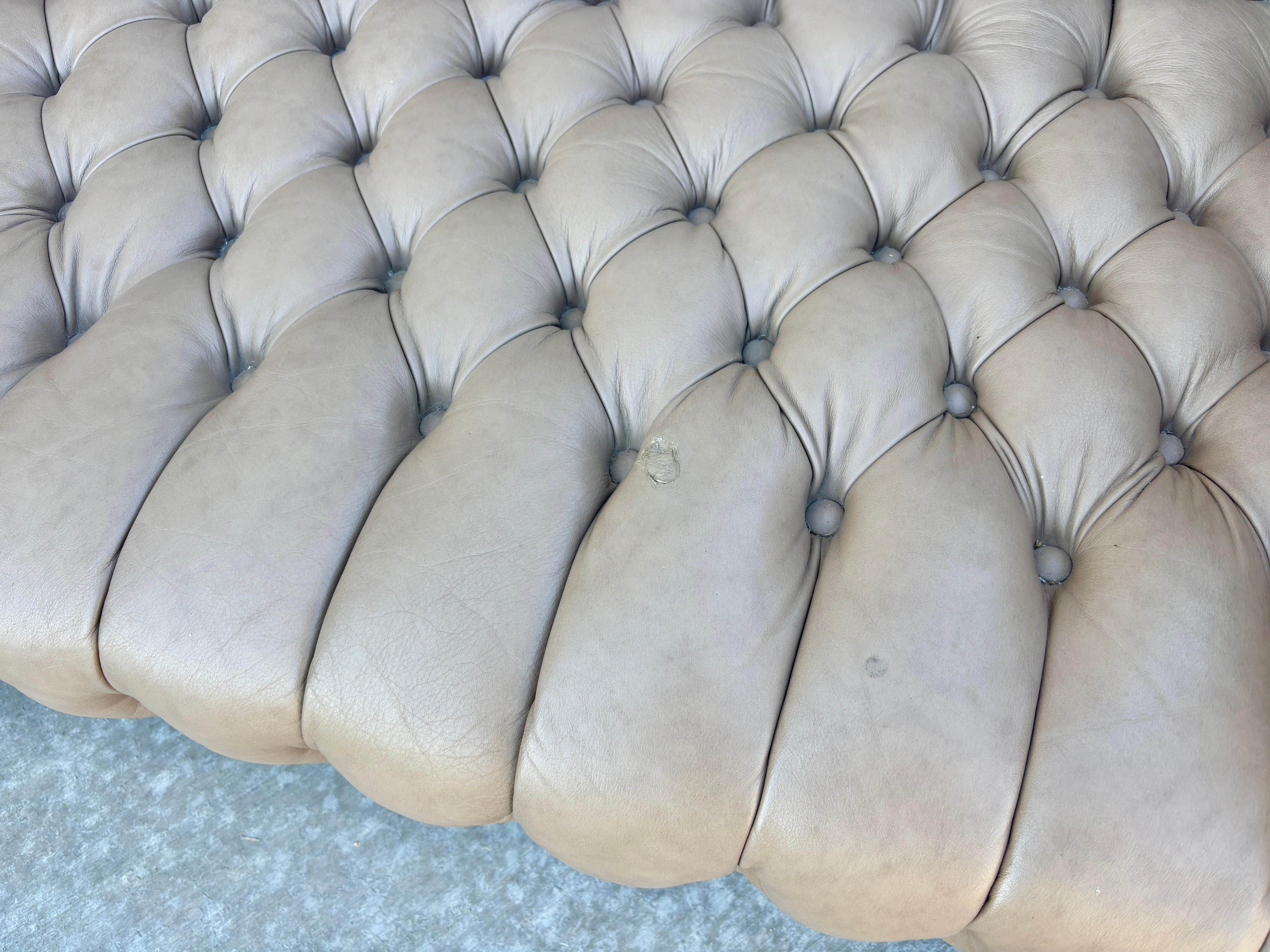 1970s Vintage leather Chesterfield loveseat 6