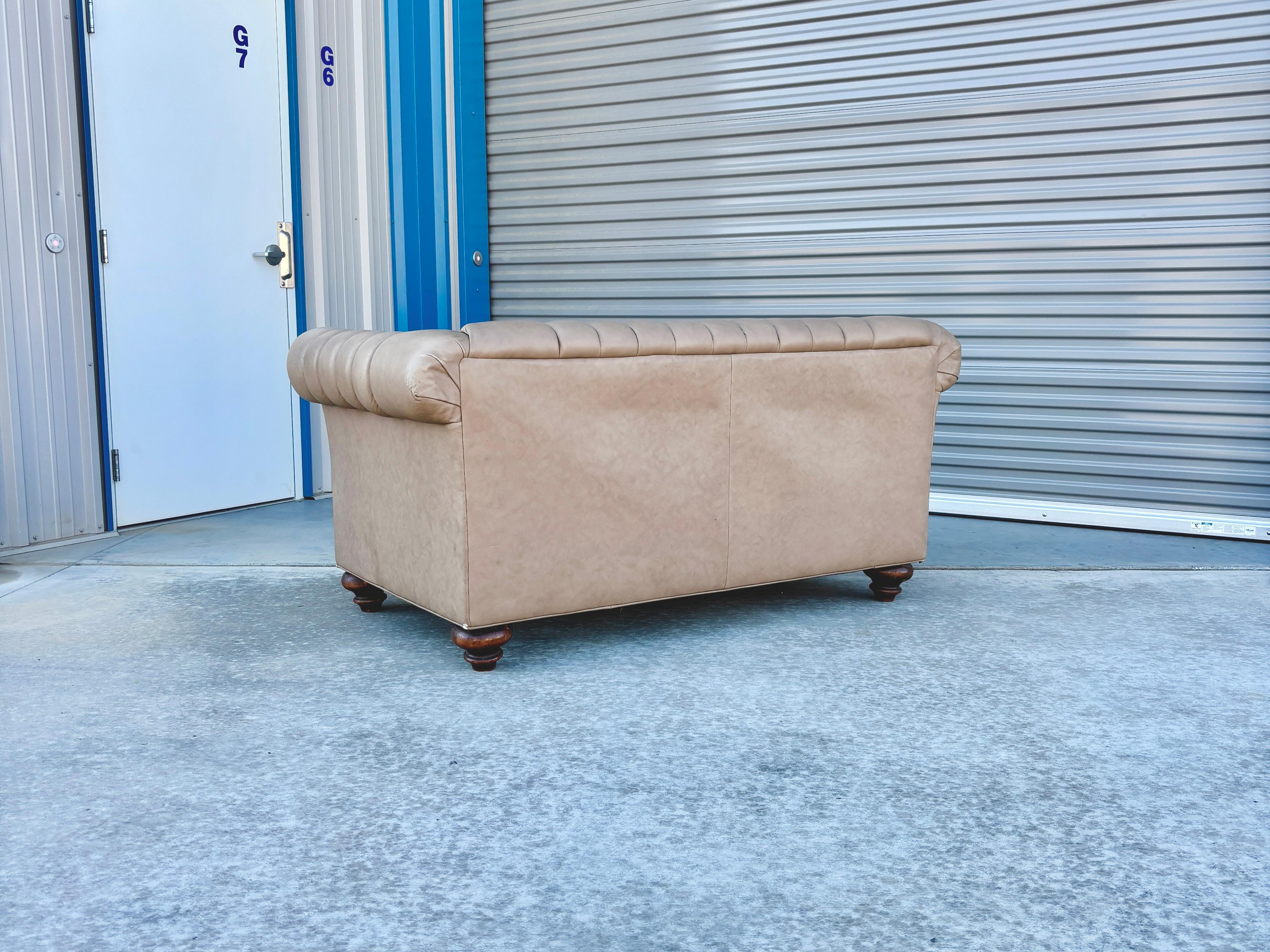 1970s Vintage leather Chesterfield loveseat 7