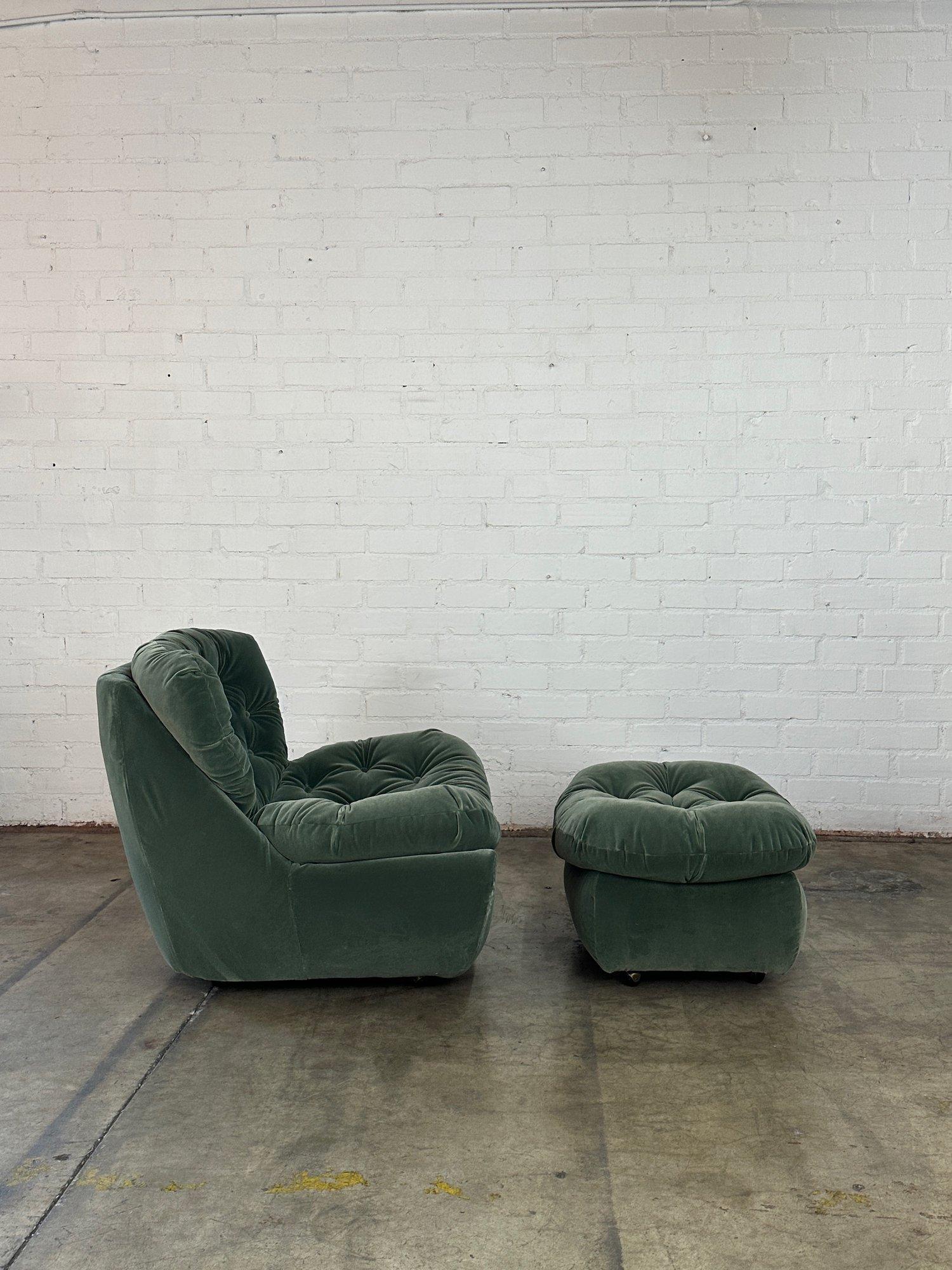 1970s Vintage Lounger and Ottoman For Sale 8