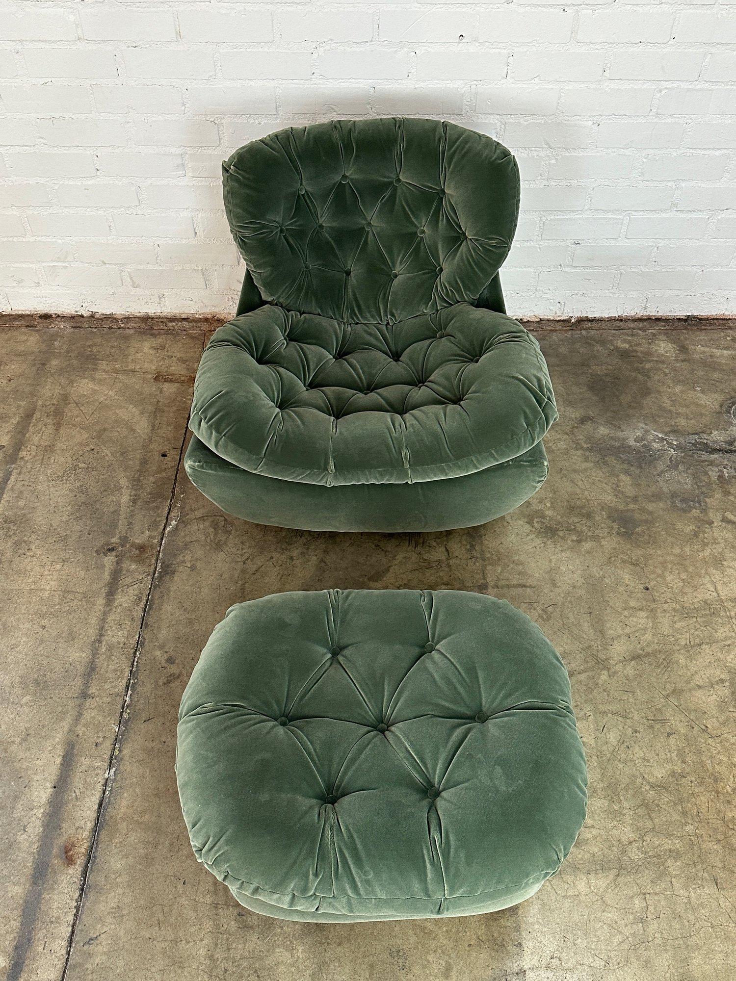 1970s Vintage Lounger and Ottoman For Sale 11