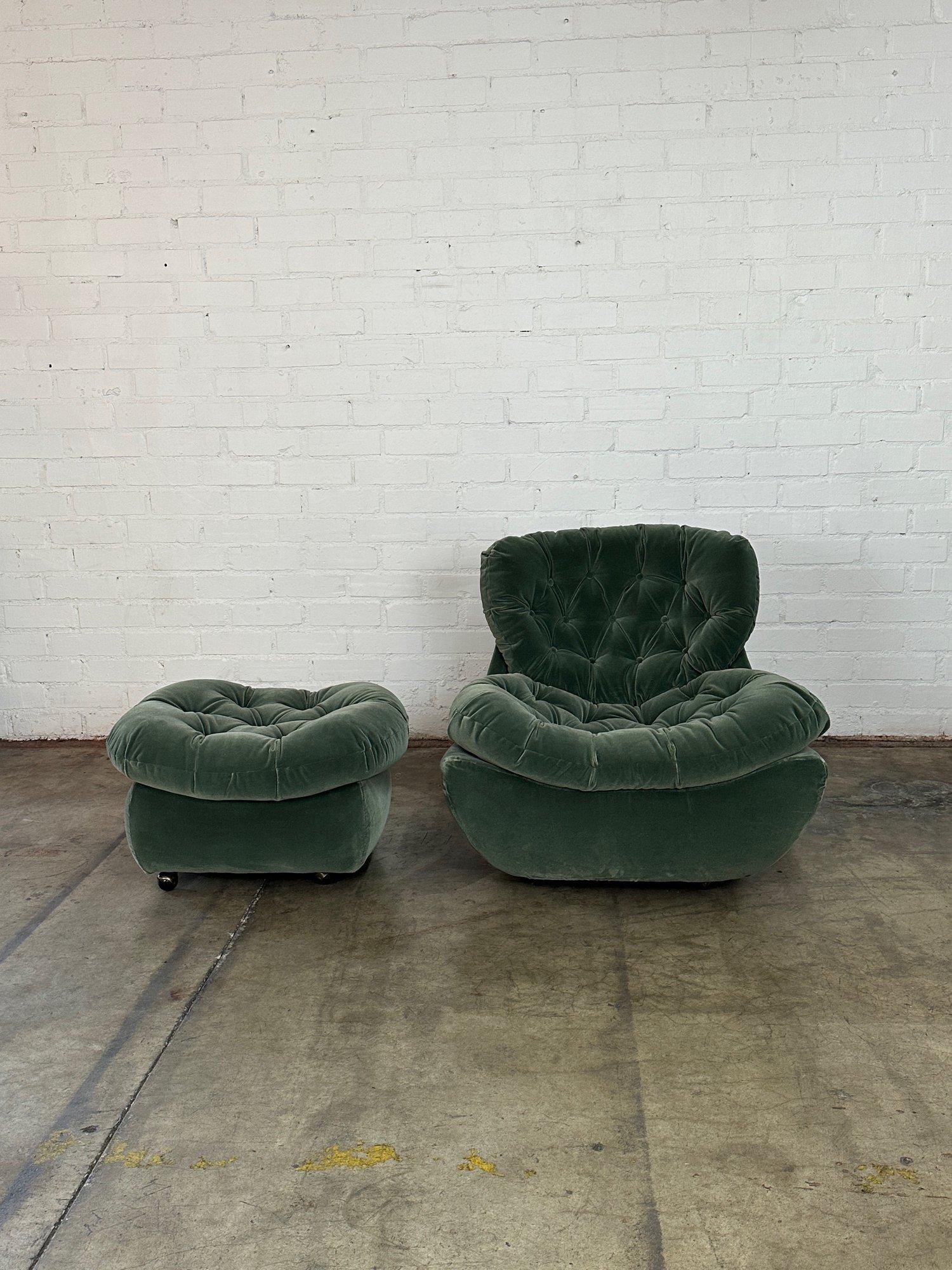 1970s Vintage Lounger and Ottoman In Good Condition For Sale In Los Angeles, CA