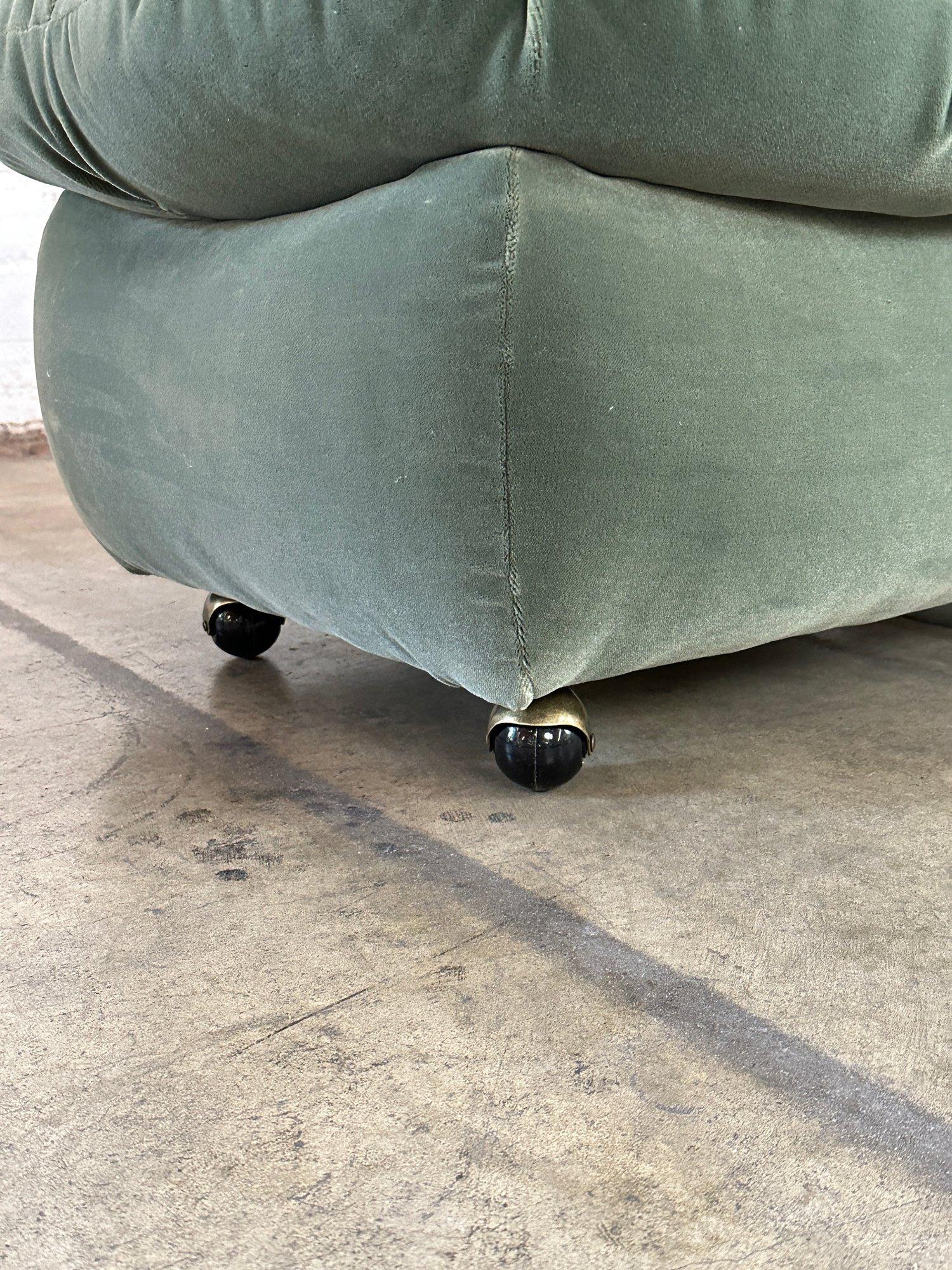 1970s Vintage Lounger and Ottoman For Sale 3