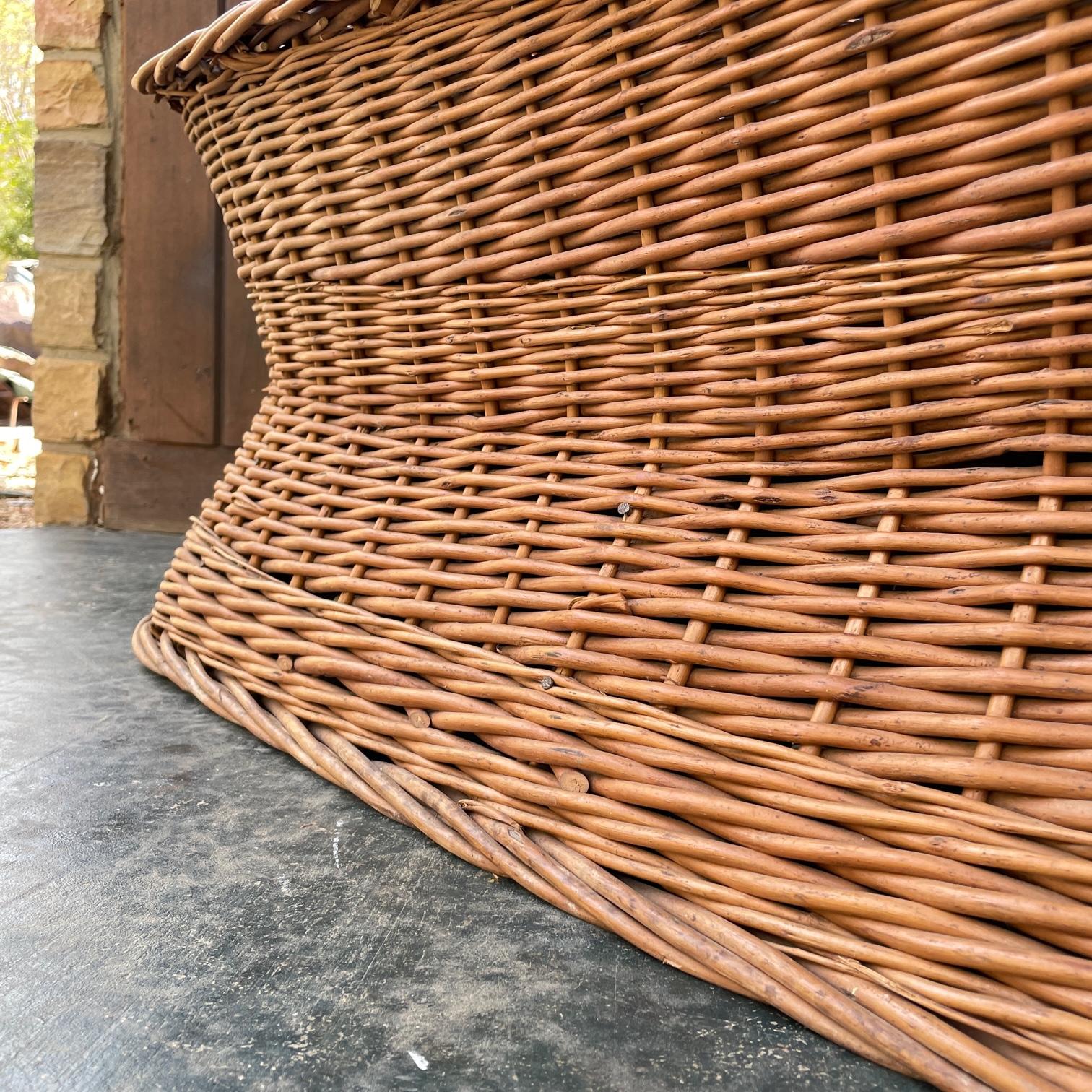 Late 20th Century 1970s Vintage Midcentury Cabin Modern Porch Sunroom Wicker Rattan Settee Sofa For Sale