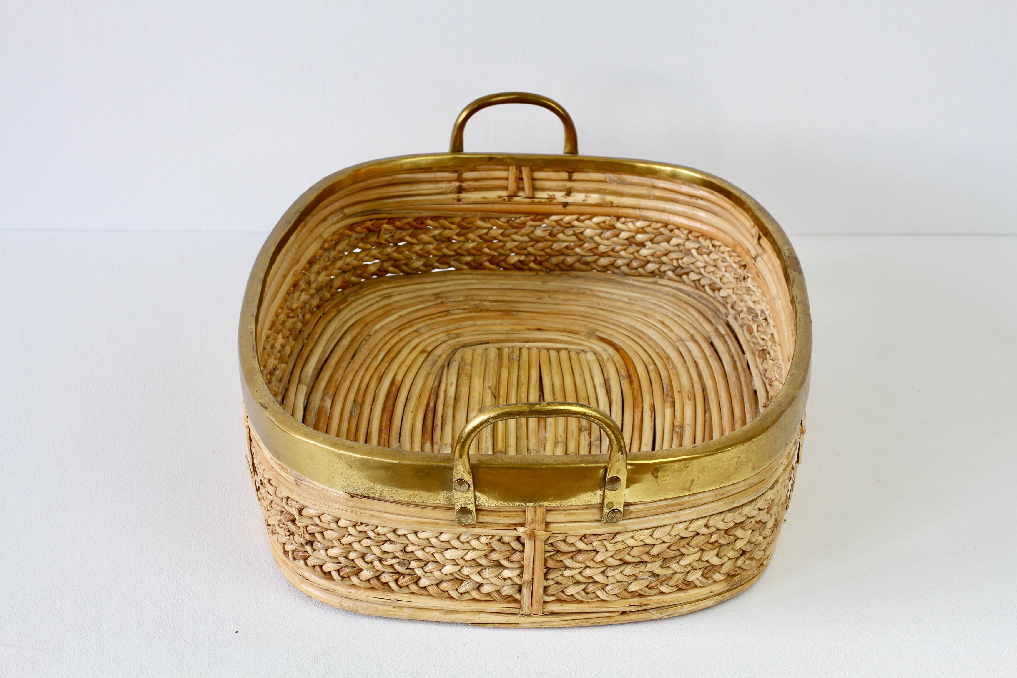 Woven 1970s Vintage Mid-Century Italian Bamboo and Rattan Serving Tray For Sale