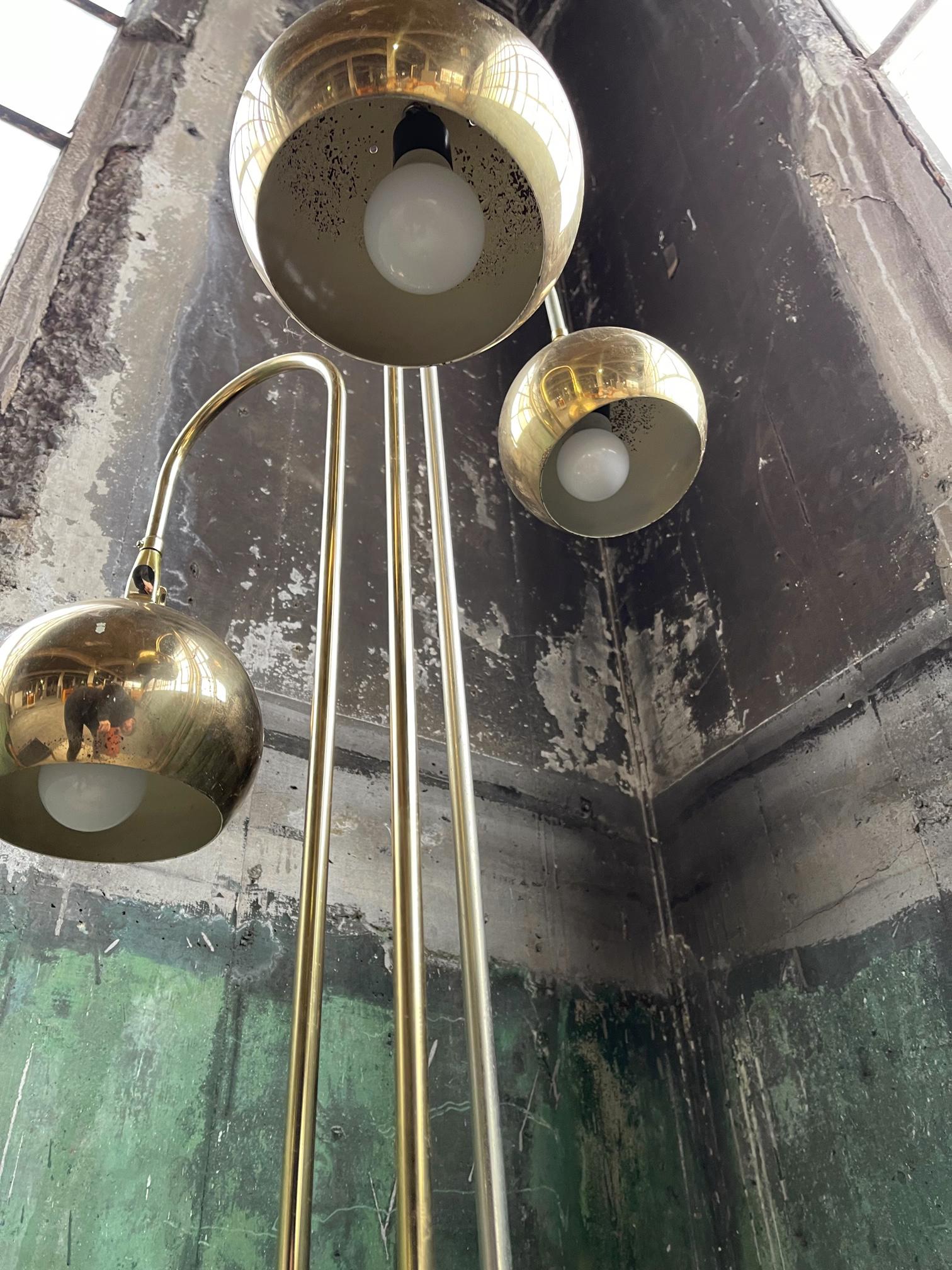 Late 20th Century 1970s Vintage Mid-Century Modern Brass Waterfall 3 Light Eyeball Floor Lamp Attr For Sale
