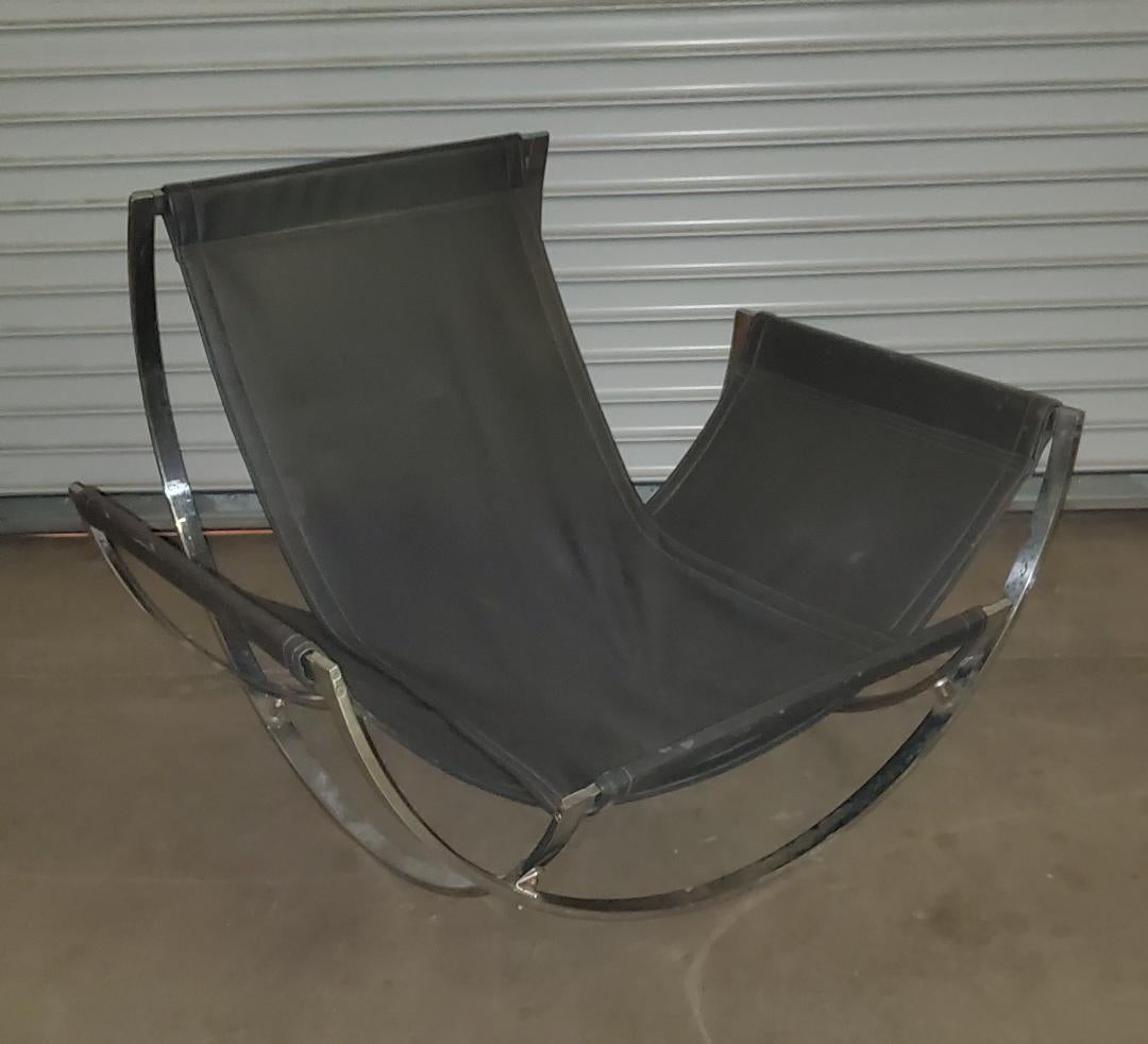 1970s Vintage Mid-Century Modern Italian Curved Chrome Lounge Chair by Stendig For Sale 4