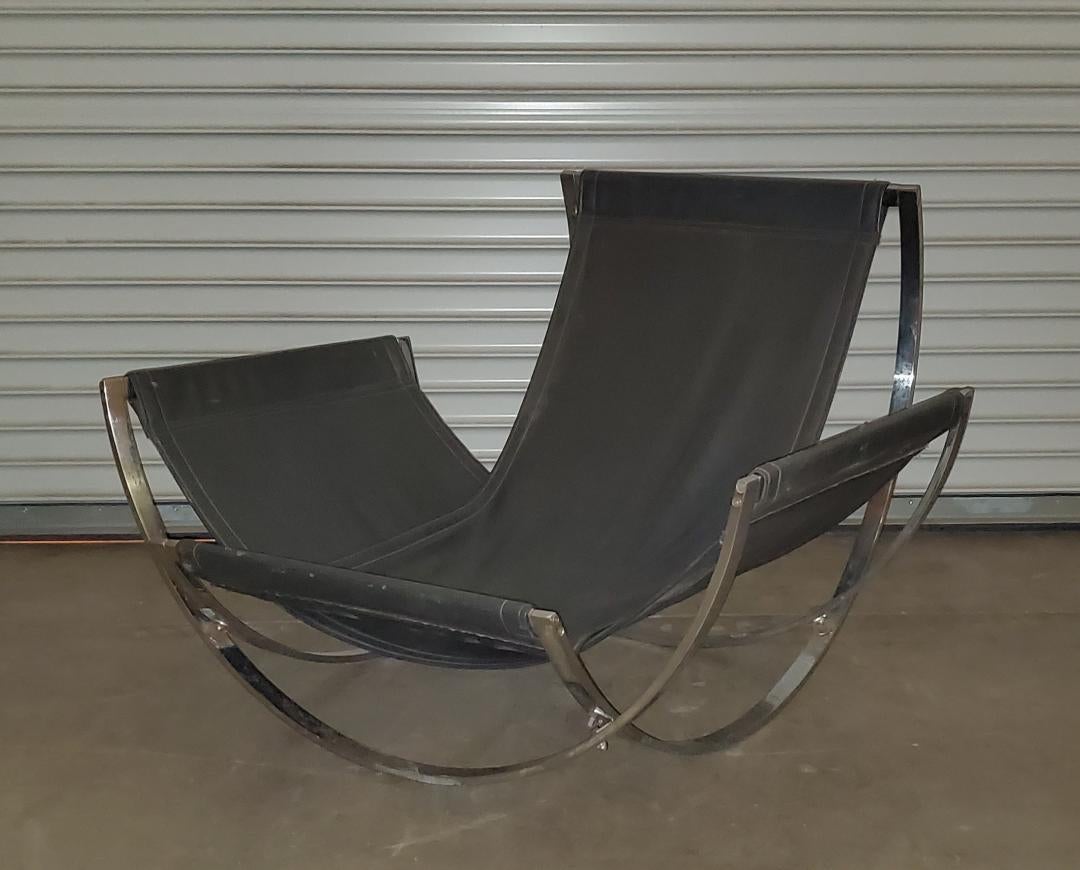 1970s Vintage Mid-Century Modern Italian Curved Chrome Lounge Chair by Stendig For Sale 5