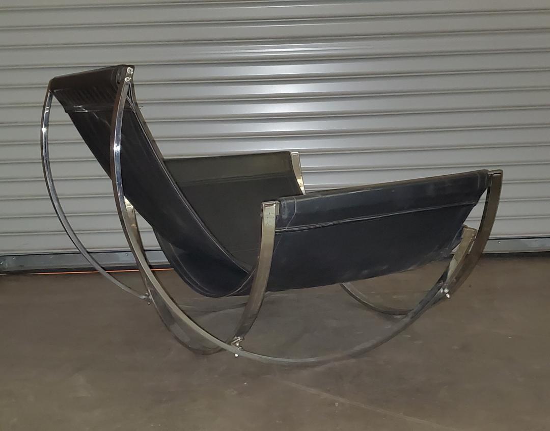 1970s Vintage Mid-Century Modern Italian Curved Chrome Lounge Chair by Stendig For Sale 11