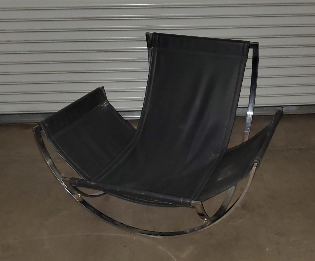 1970s Vintage Mid-Century Modern Italian Curved Chrome Lounge Chair by Stendig In Good Condition For Sale In Monrovia, CA