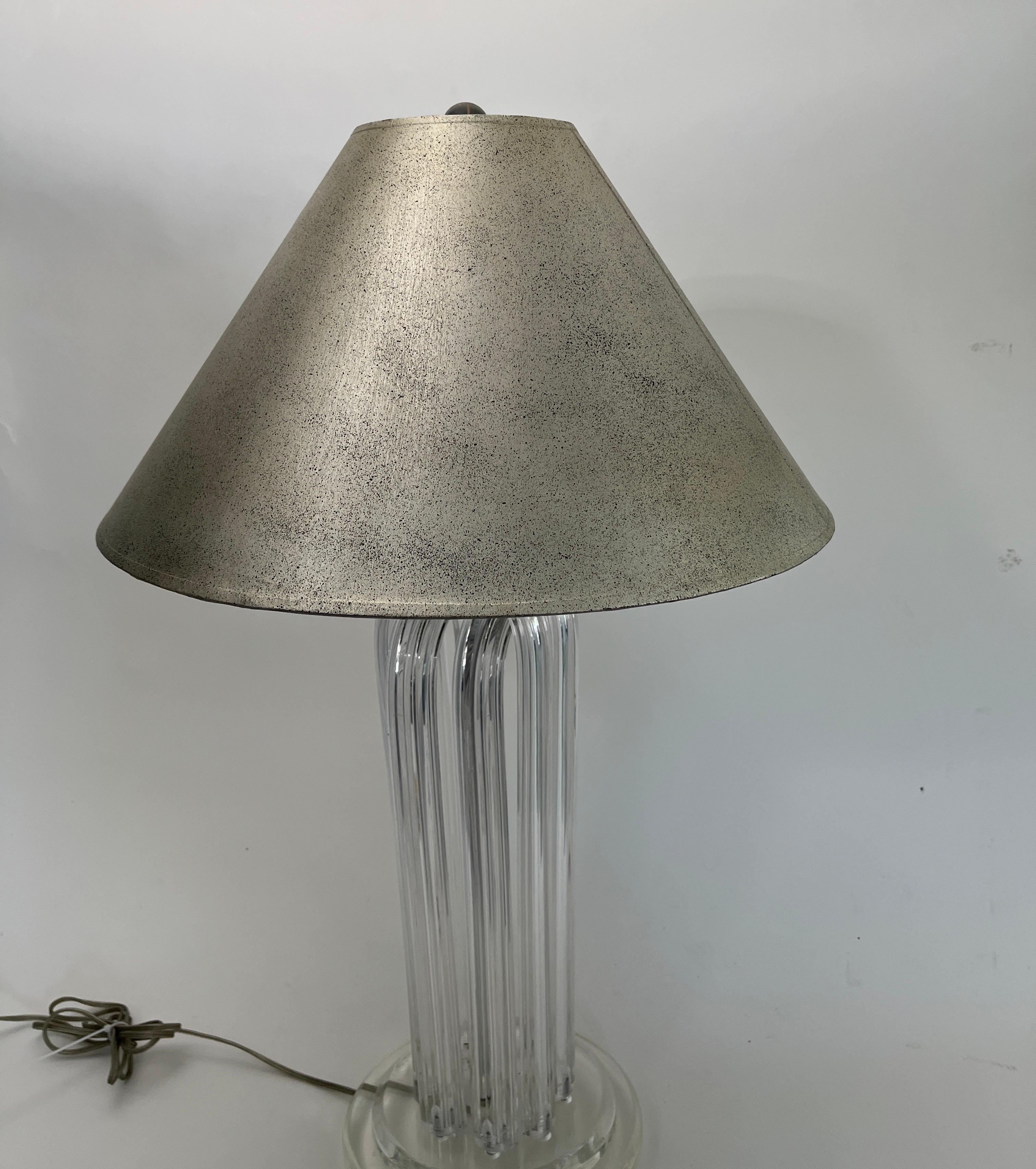 1970s Vintage Mid Century Modern Ritts Attributed Lucite Acrylic Desk Table Lamp For Sale 5