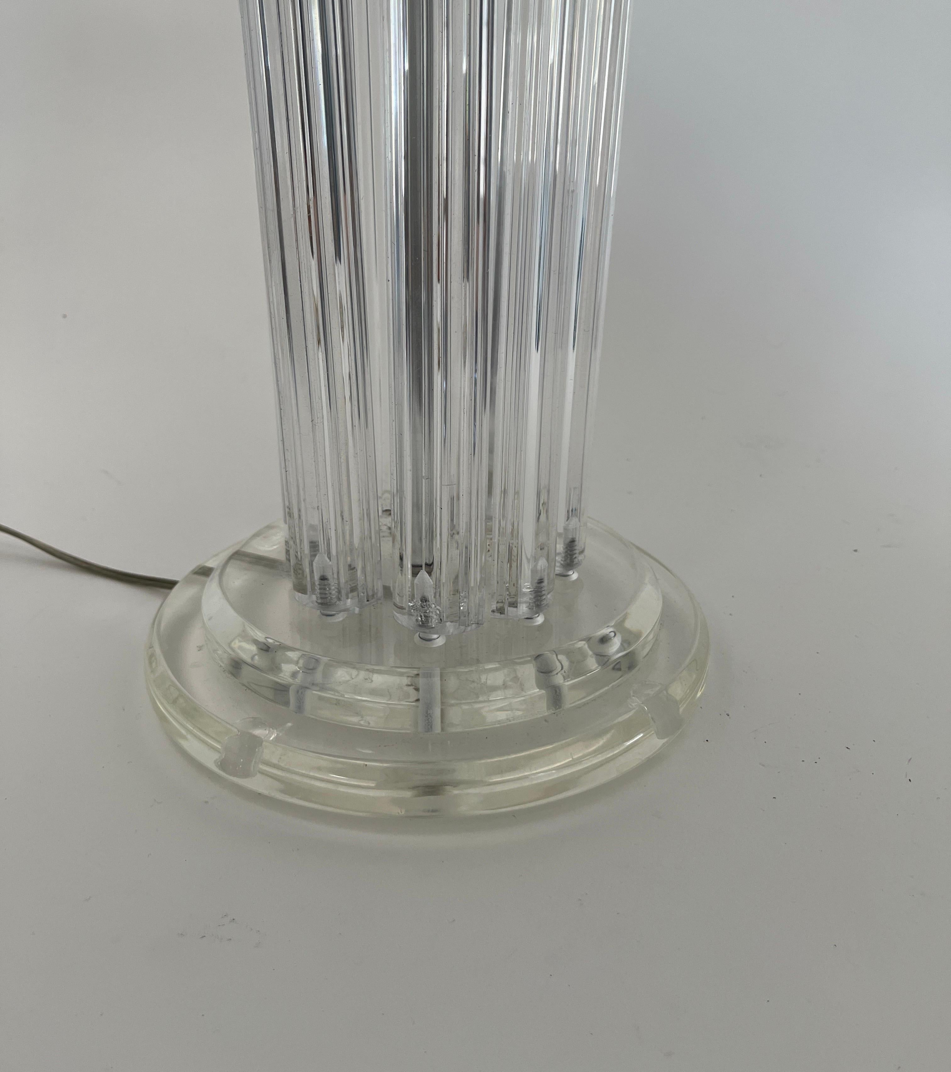 1970s Vintage Mid Century Modern Ritts Attributed Lucite Acrylic Desk Table Lamp For Sale 6