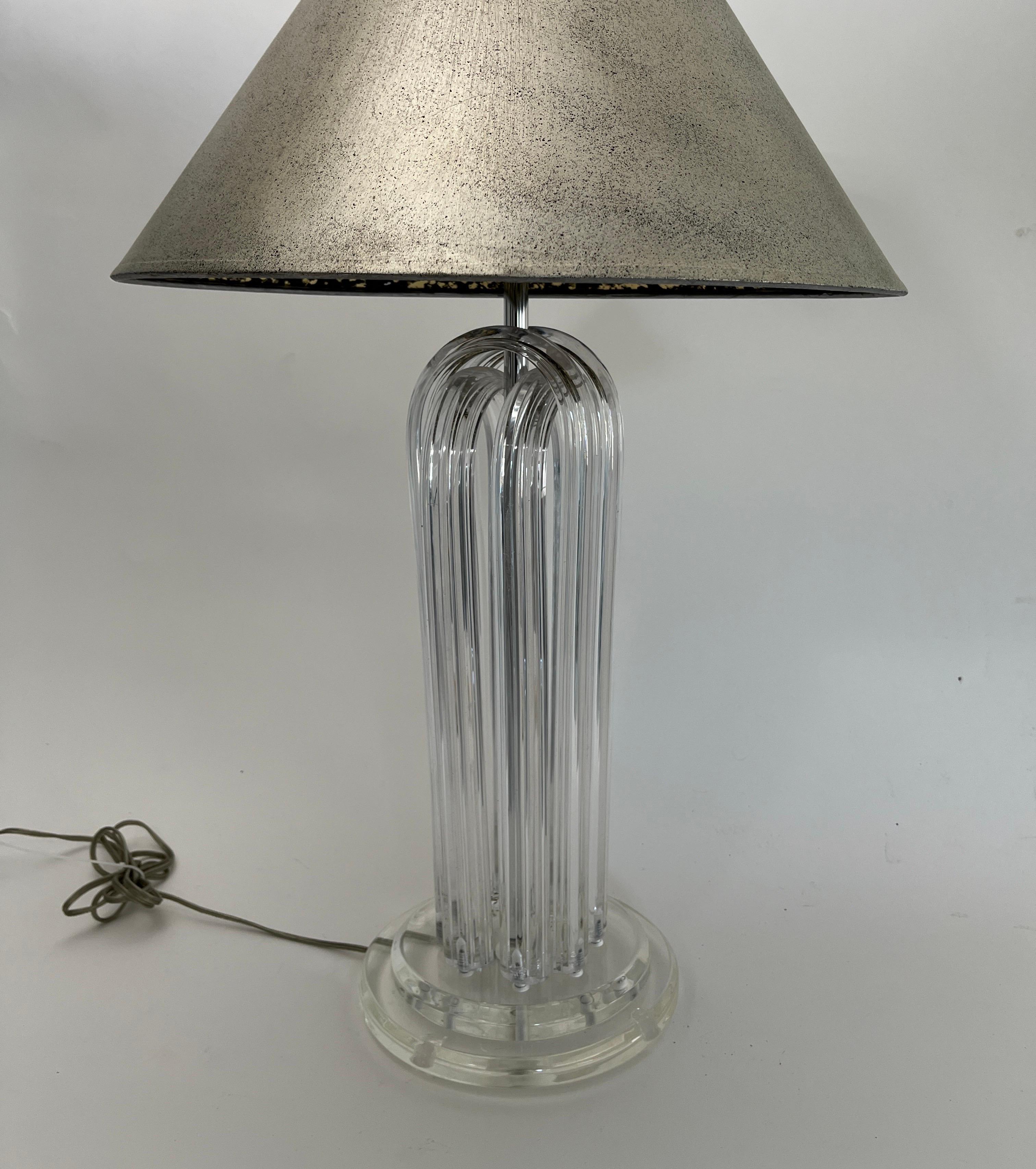 1970s Vintage Mid Century Modern Ritts Attributed Lucite Acrylic Desk Table Lamp For Sale 11