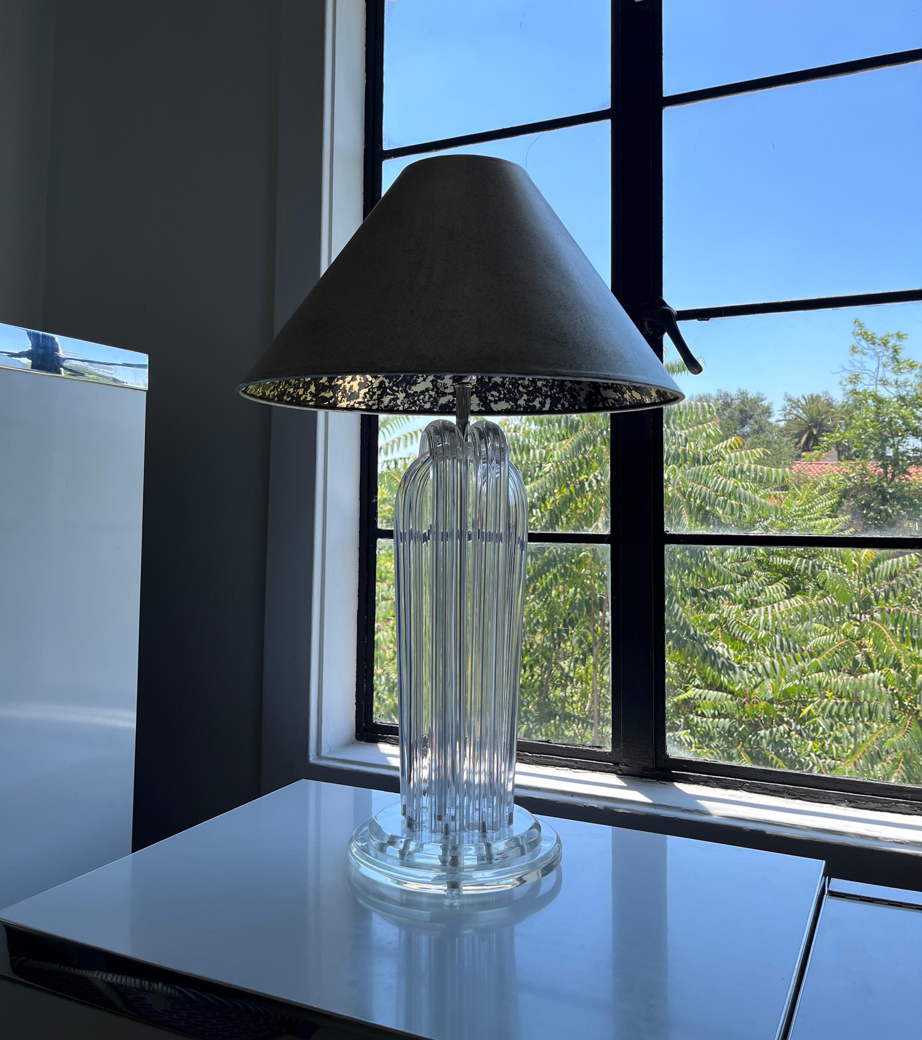 1970s Vintage Mid Century Modern Ritts Attributed Lucite Acrylic Desk Table Lamp For Sale 14