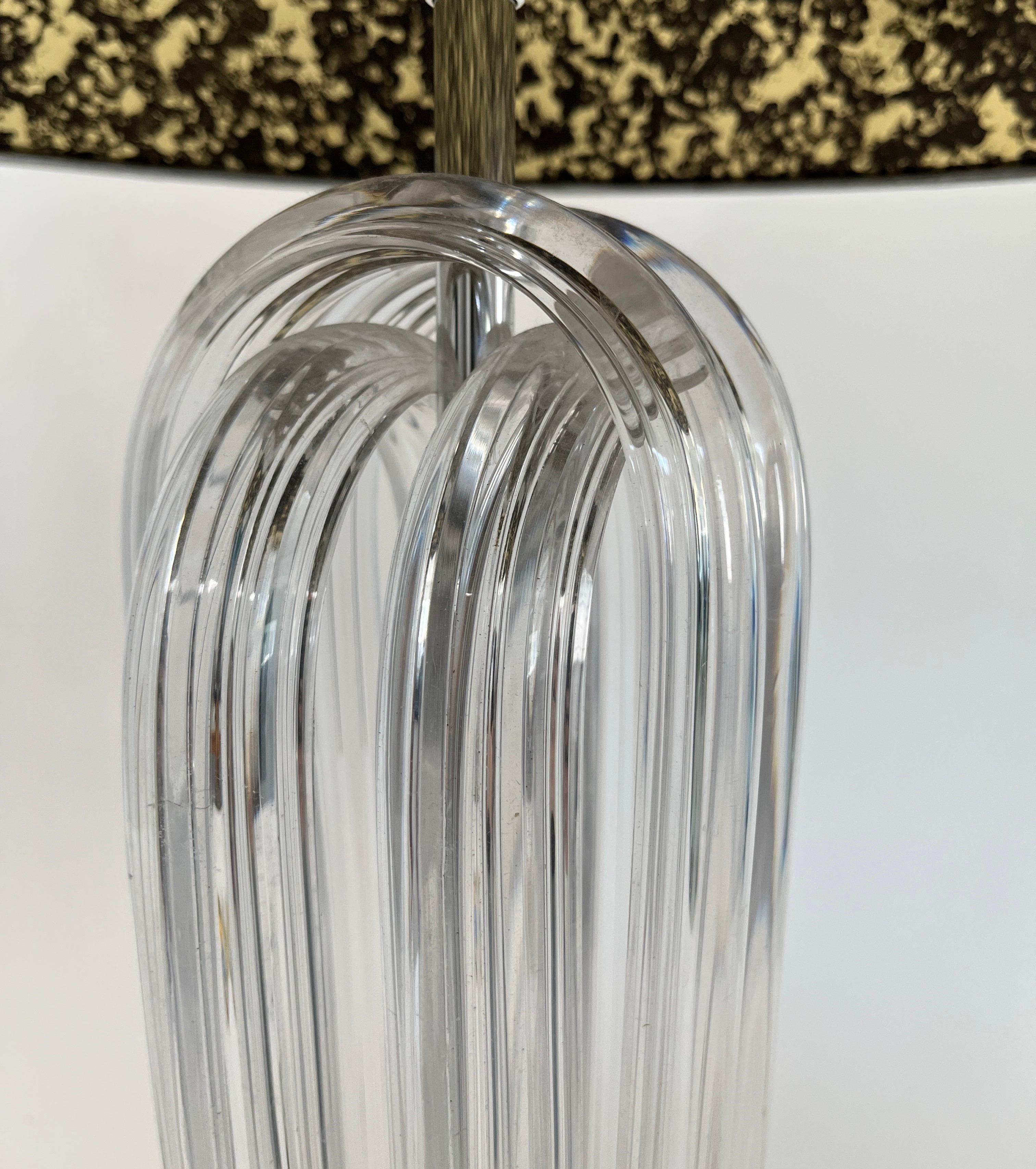 Metal 1970s Vintage Mid Century Modern Ritts Attributed Lucite Acrylic Desk Table Lamp For Sale