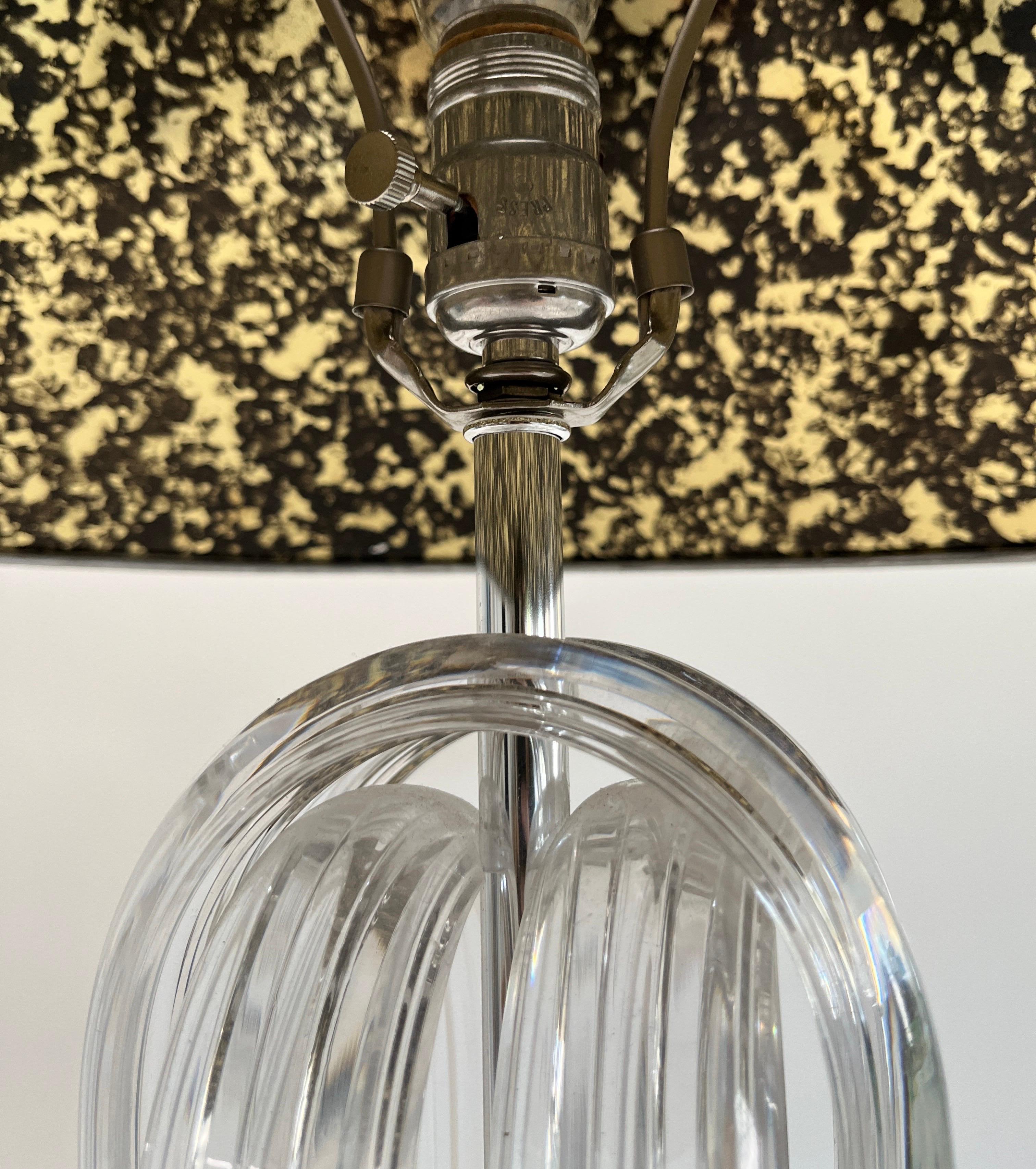 1970s Vintage Mid Century Modern Ritts Attributed Lucite Acrylic Desk Table Lamp For Sale 1