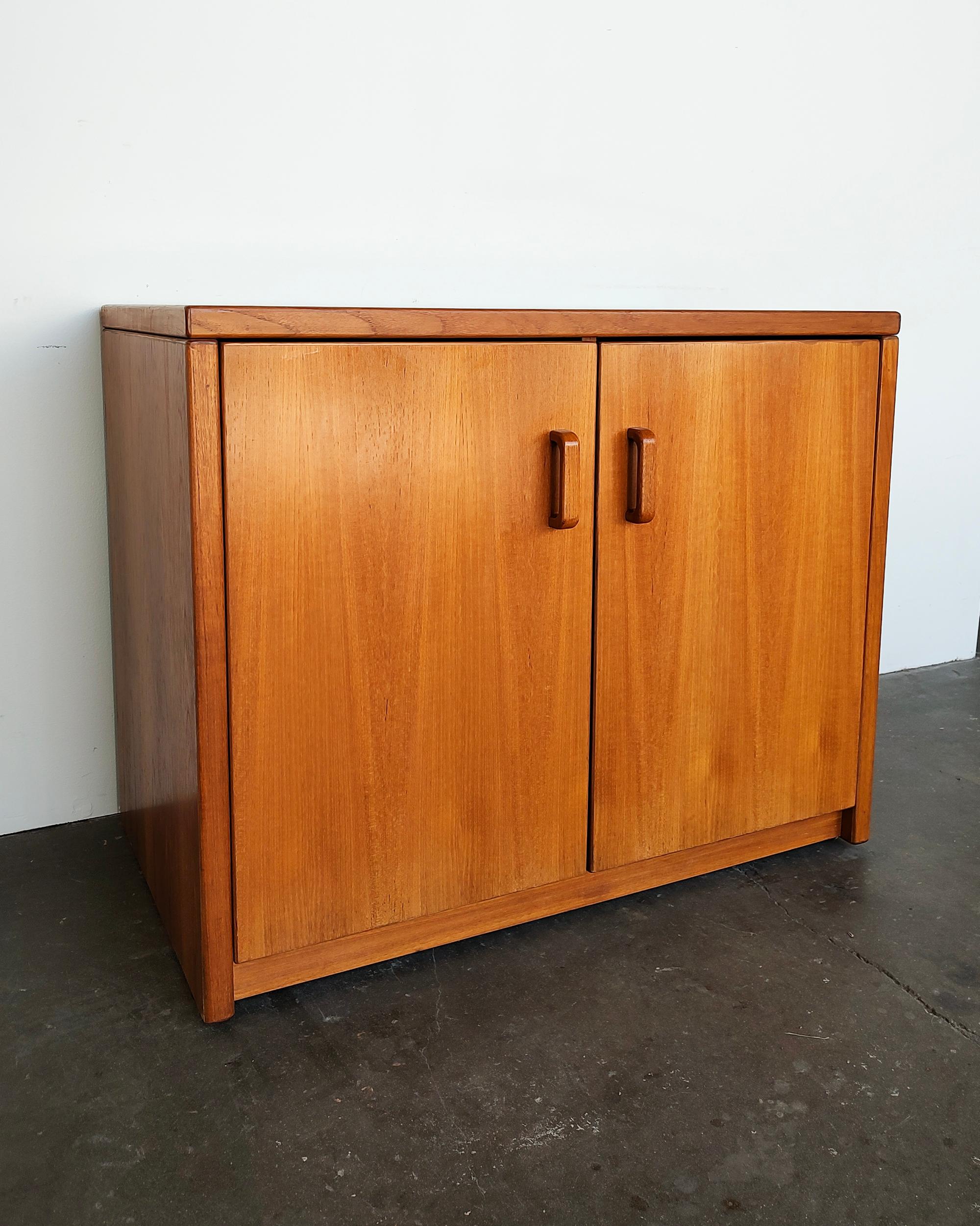 1970s Vintage Mid-Century Small Teak Wood Cabinet 2