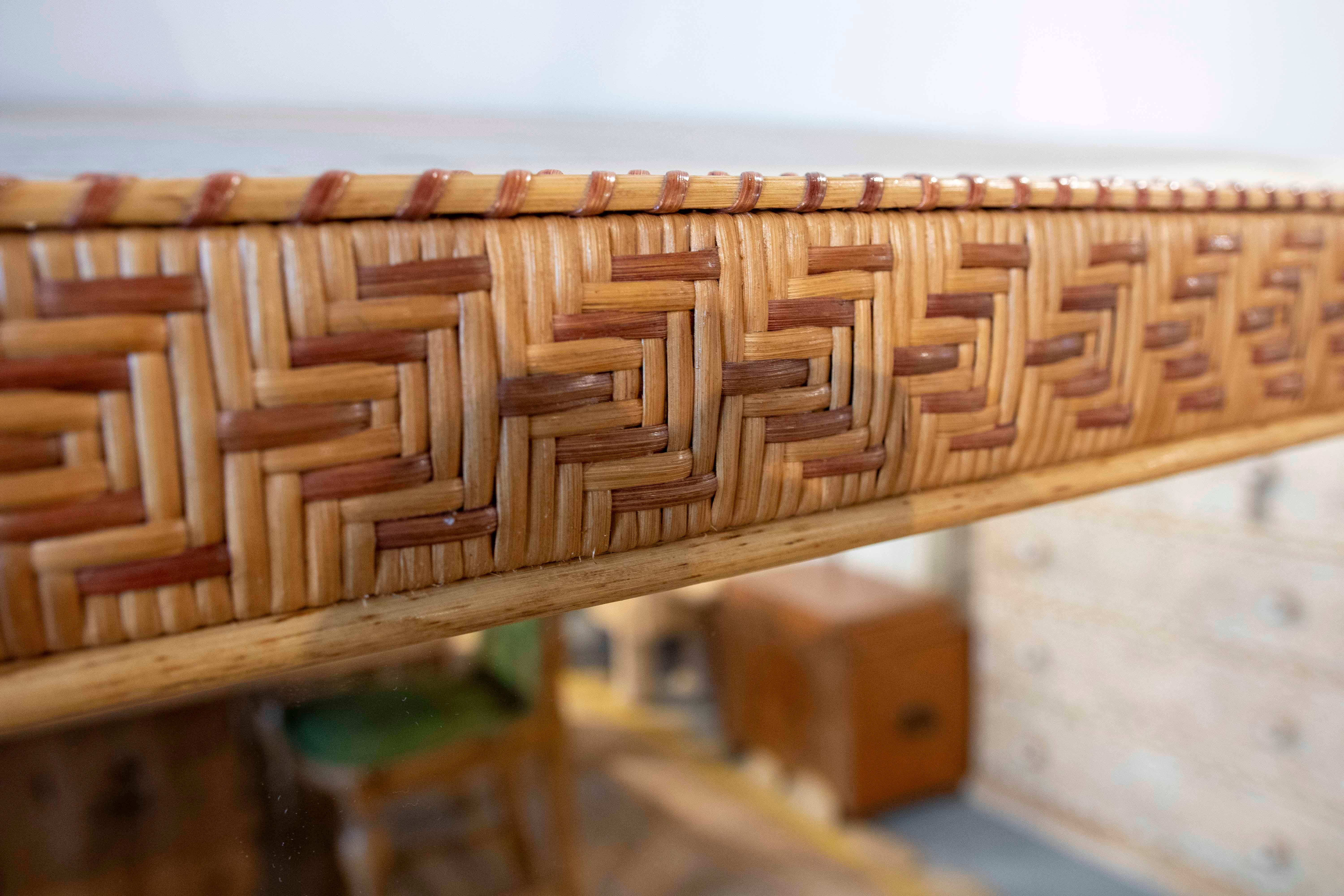 Miroir vintage des années 1970 avec cadre en rotin tissé à la main en vente 4