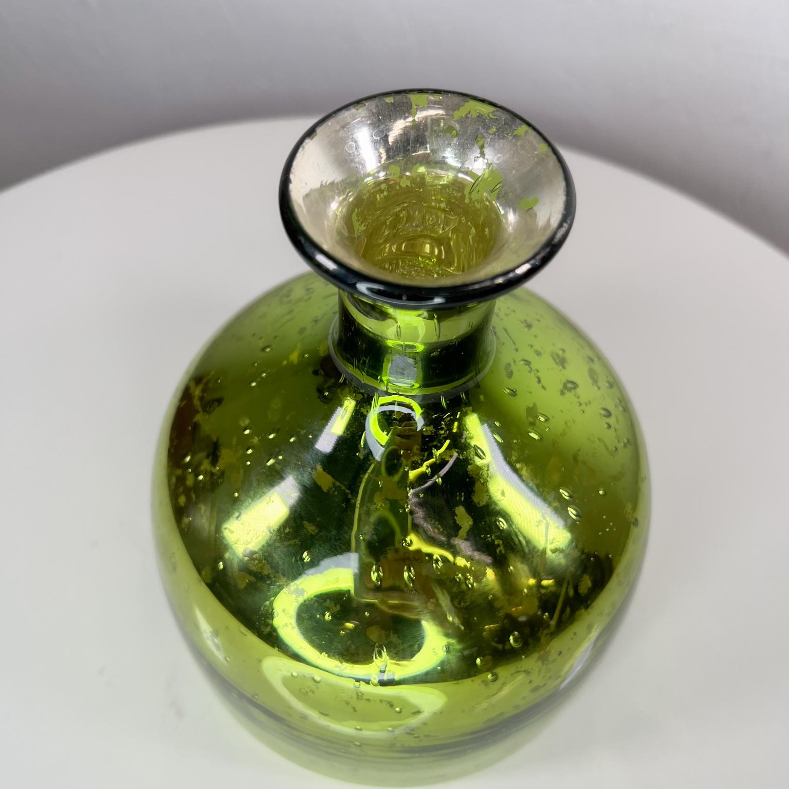 Moderne grüne Vase aus Quecksilberglas, 1970er Jahre (Ende des 20. Jahrhunderts) im Angebot