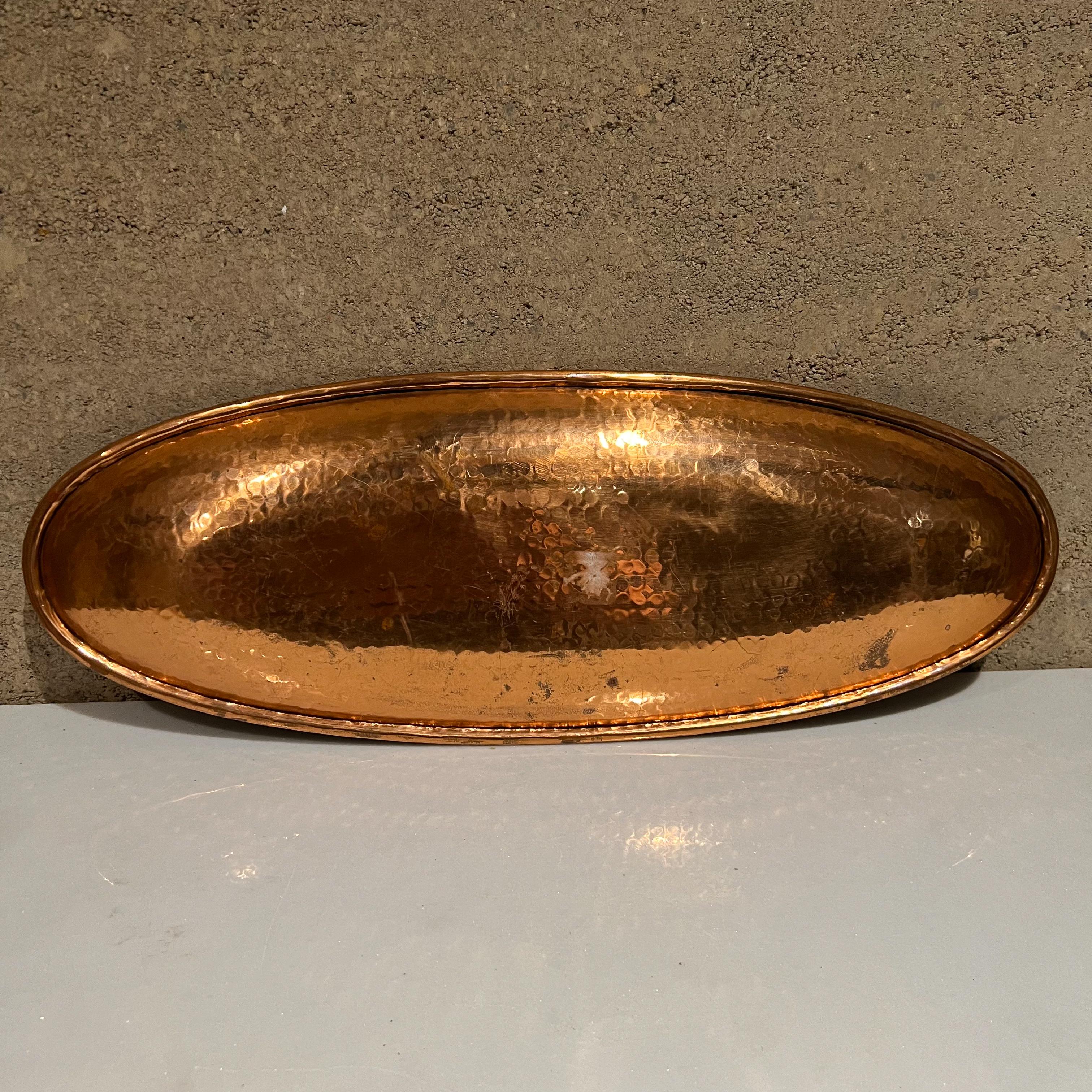 1970s Modern Hammered Copper Decorative Dish Serving Tray Oval Platter 1
