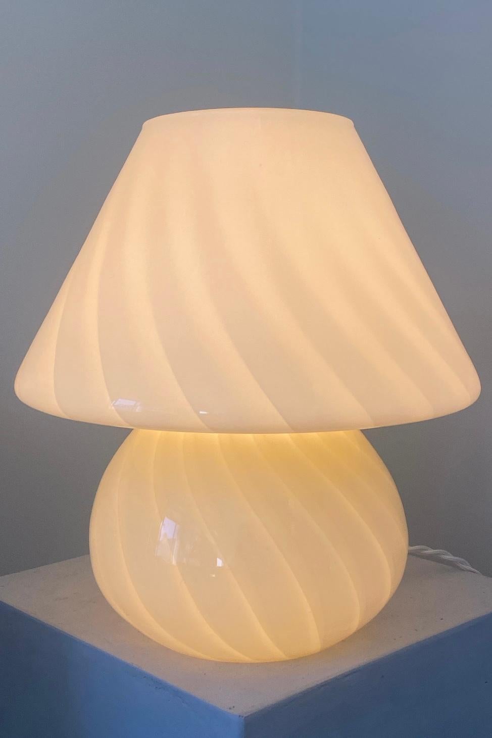 Mid-Century Modern 1970s Vintage Murano Cream Yellow Swirl Mushroom Mouth Blown Glass Table Lamp