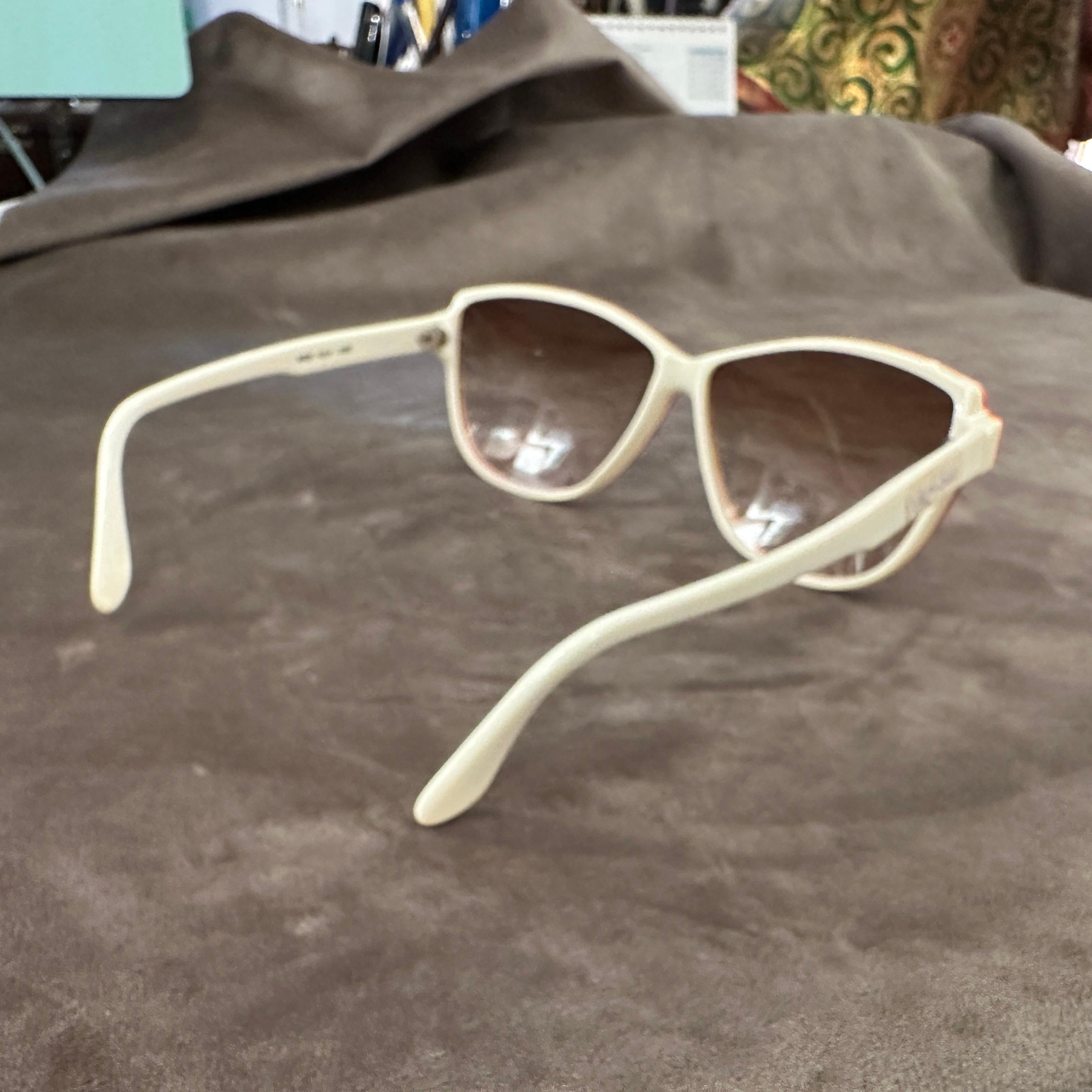 Gafas de sol italianas sobredimensionadas vintage de los años 70 de Luxottica en Excelente estado para la venta en Aci Castello, IT