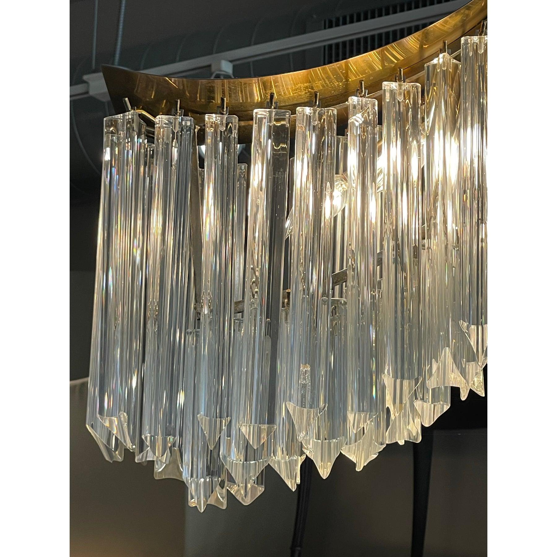 1970s Vintage Pagoda Glass and Brass Chandelier For Sale 4