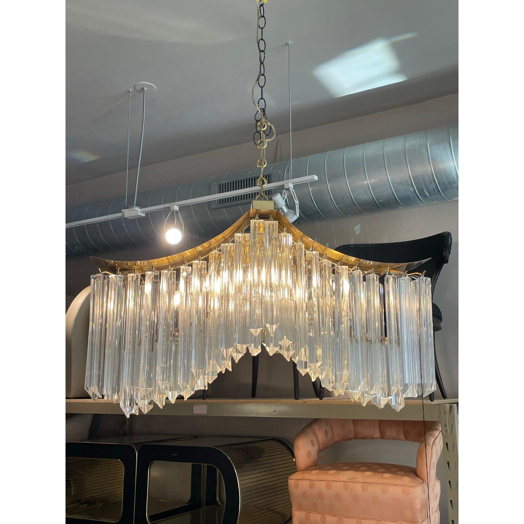 1970s Vintage Pagoda Glass and Brass Chandelier For Sale 1