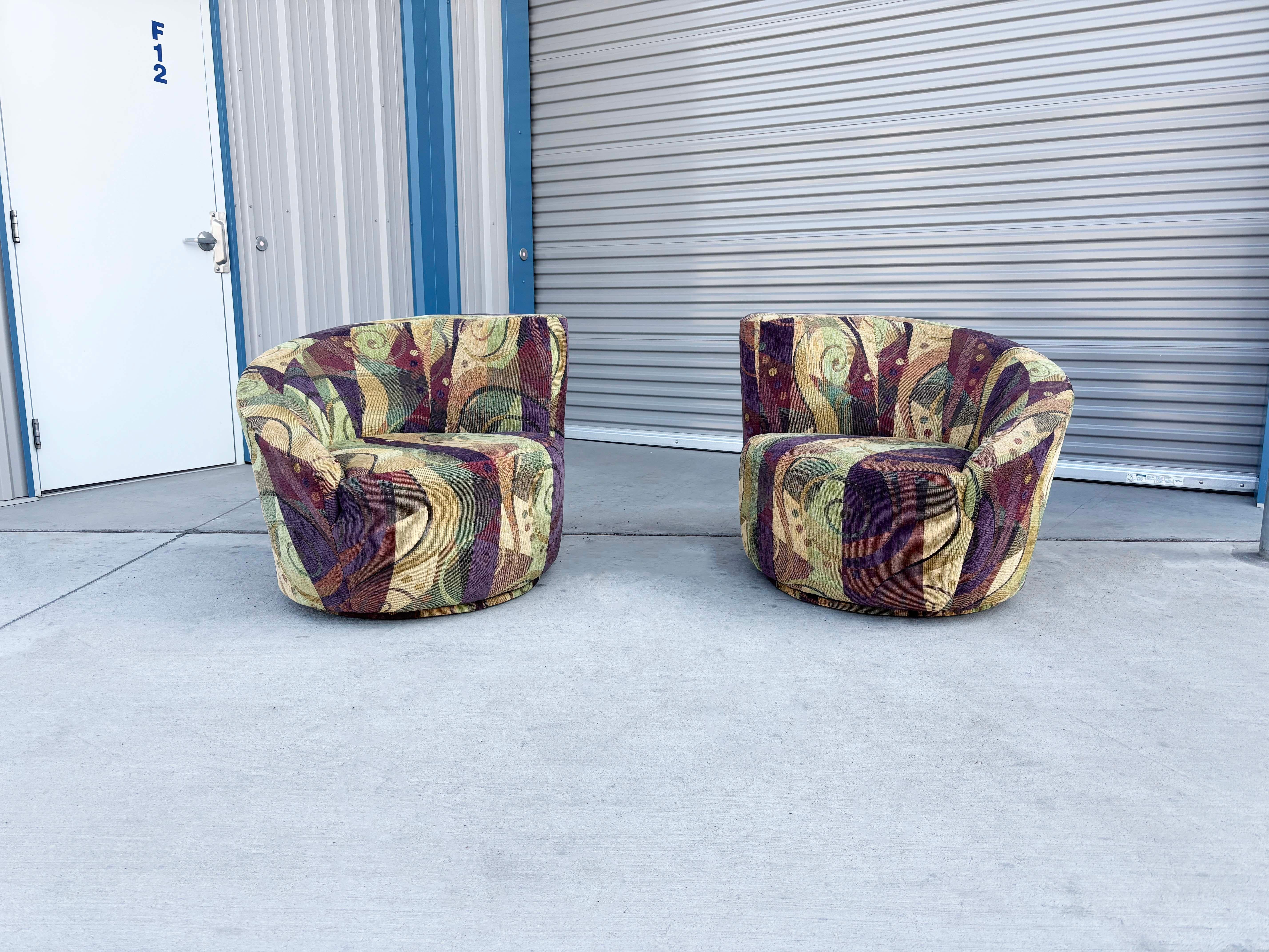 Mid-Century Modern Paire de chaises longues pivotantes Nautilus des années 1970 en vente