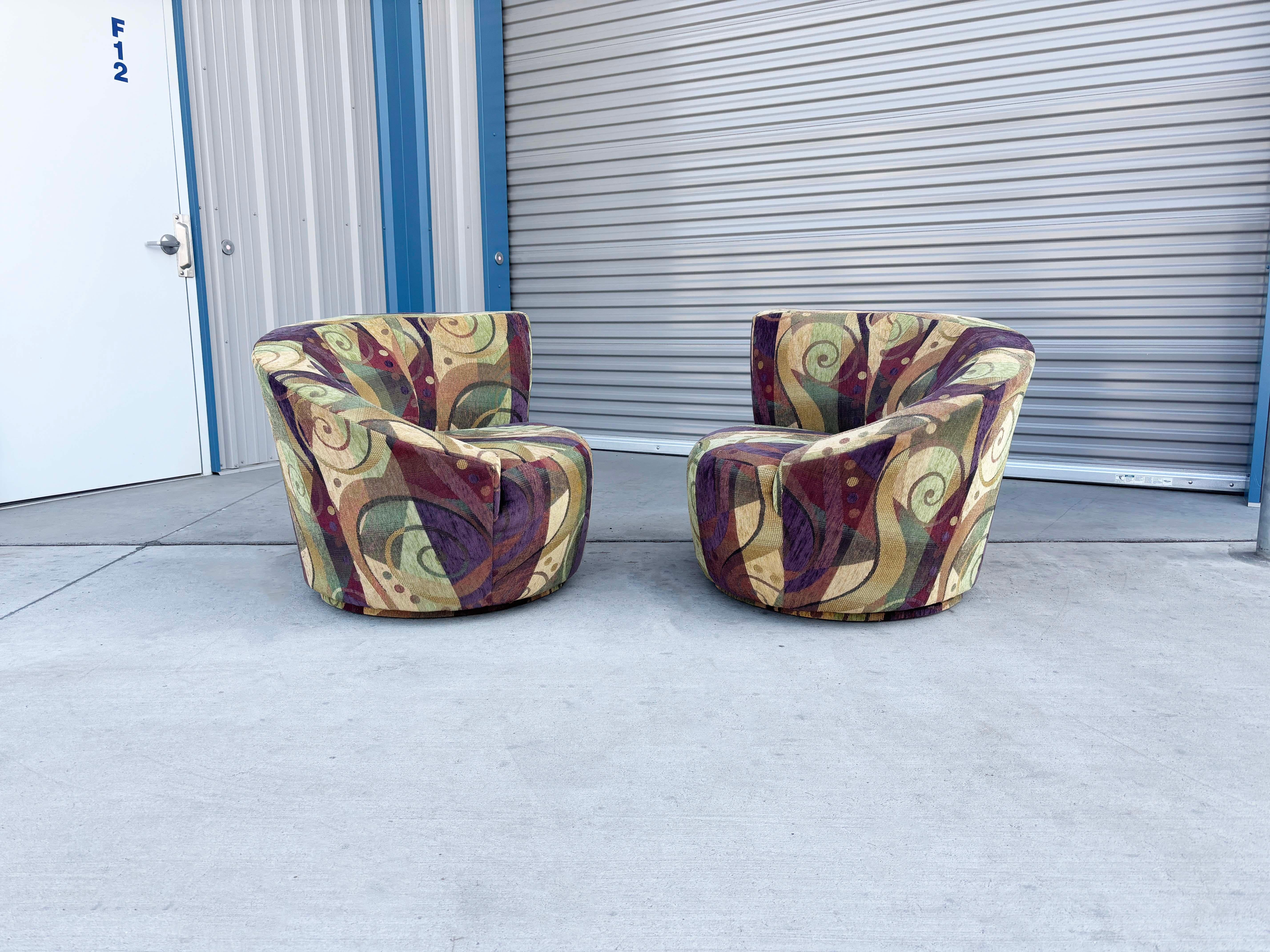 Fin du 20e siècle Paire de chaises longues pivotantes Nautilus des années 1970 en vente