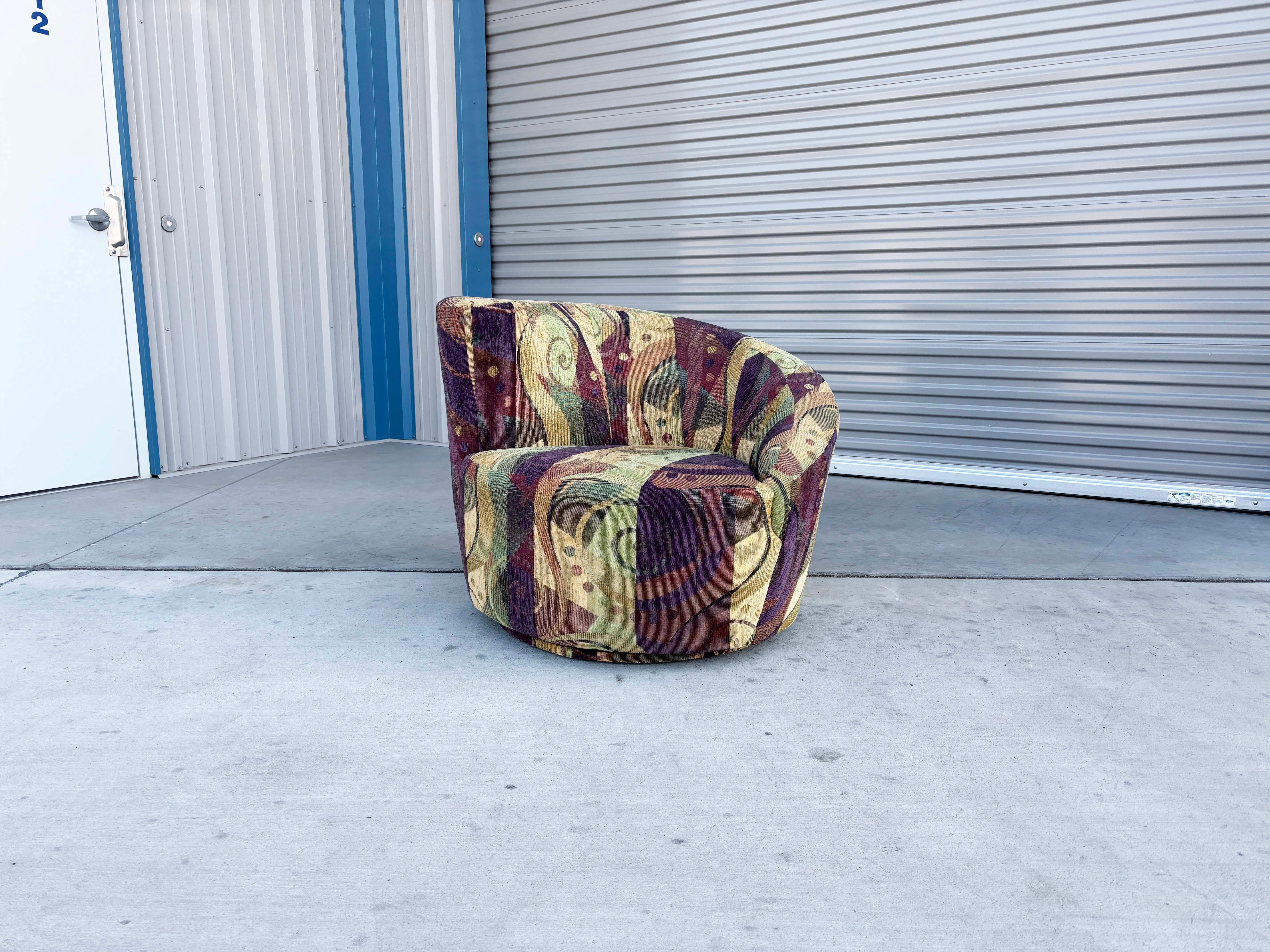 Tissu Paire de chaises longues pivotantes Nautilus des années 1970 en vente