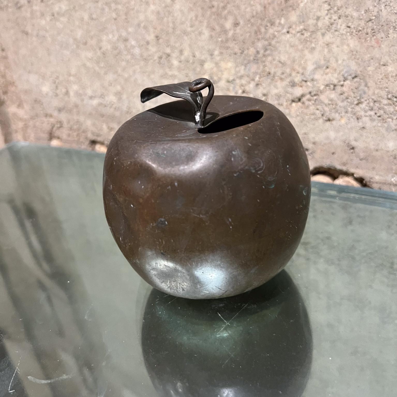 1970s Vintage Patinated Brass Apple In Fair Condition For Sale In Chula Vista, CA