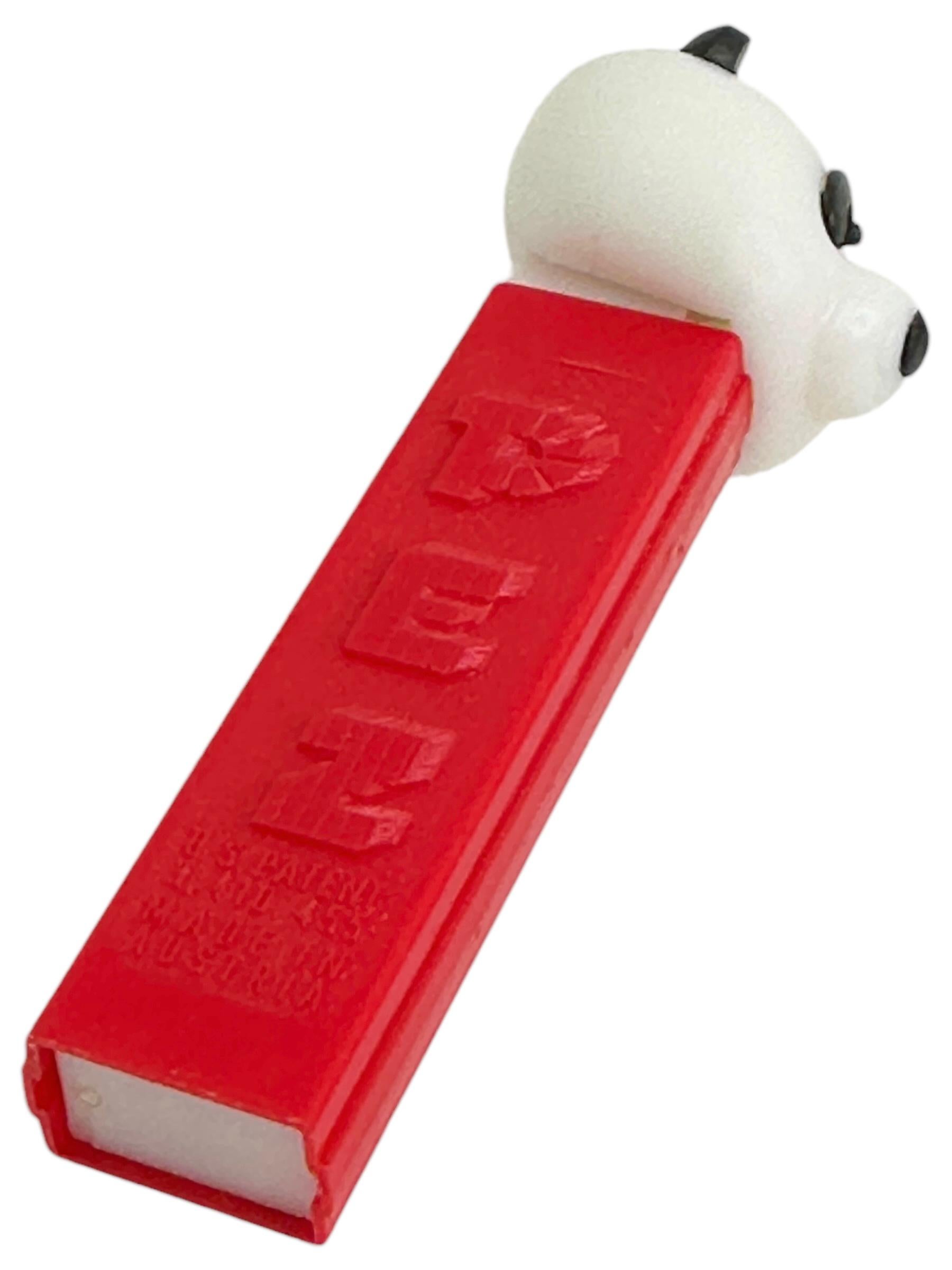 Late 20th Century 1970s Vintage Pez Panda Bear Candy Dispenser U.S Pat. 3.410.455 No Feet Austria For Sale